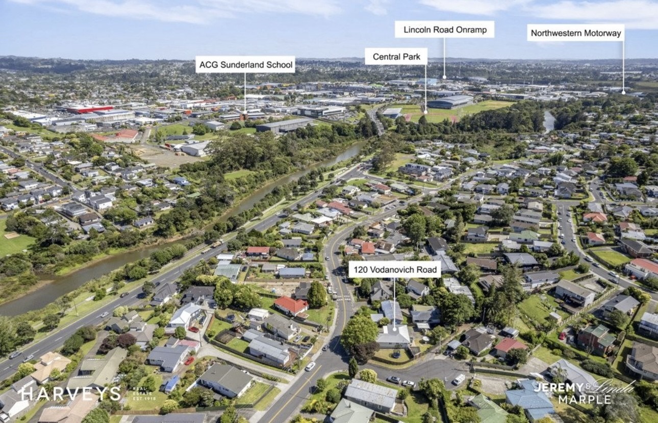 120 Vodanovich Road, Te Atatu South