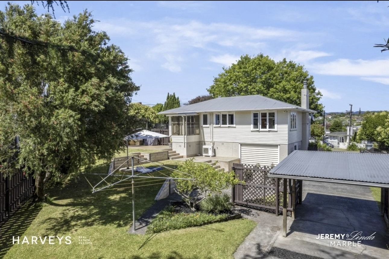 120 Vodanovich Road, Te Atatu South