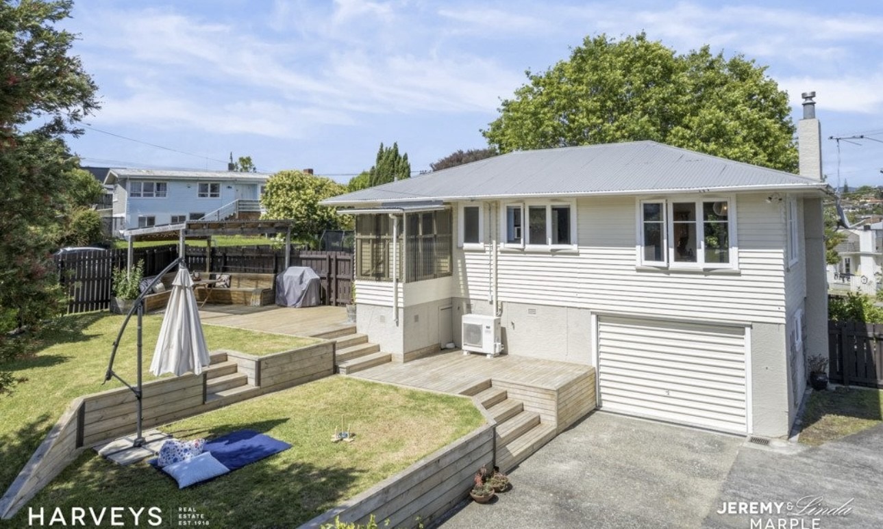 120 Vodanovich Road, Te Atatu South