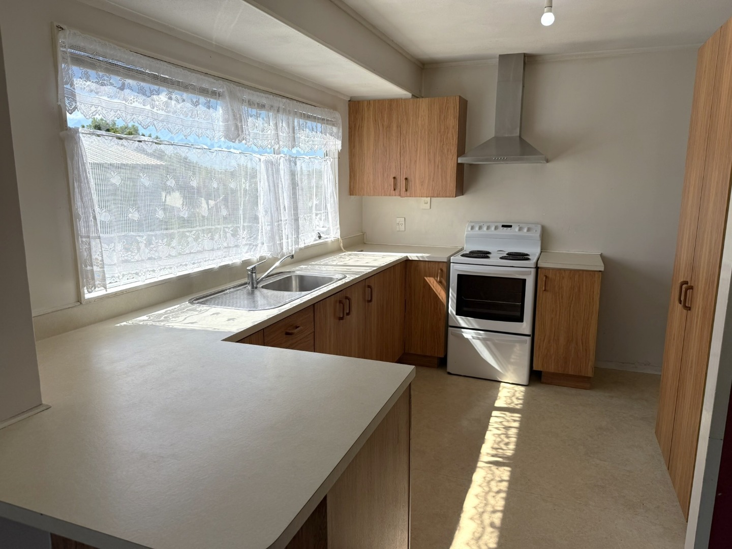 33 Addison Drive, Glendene