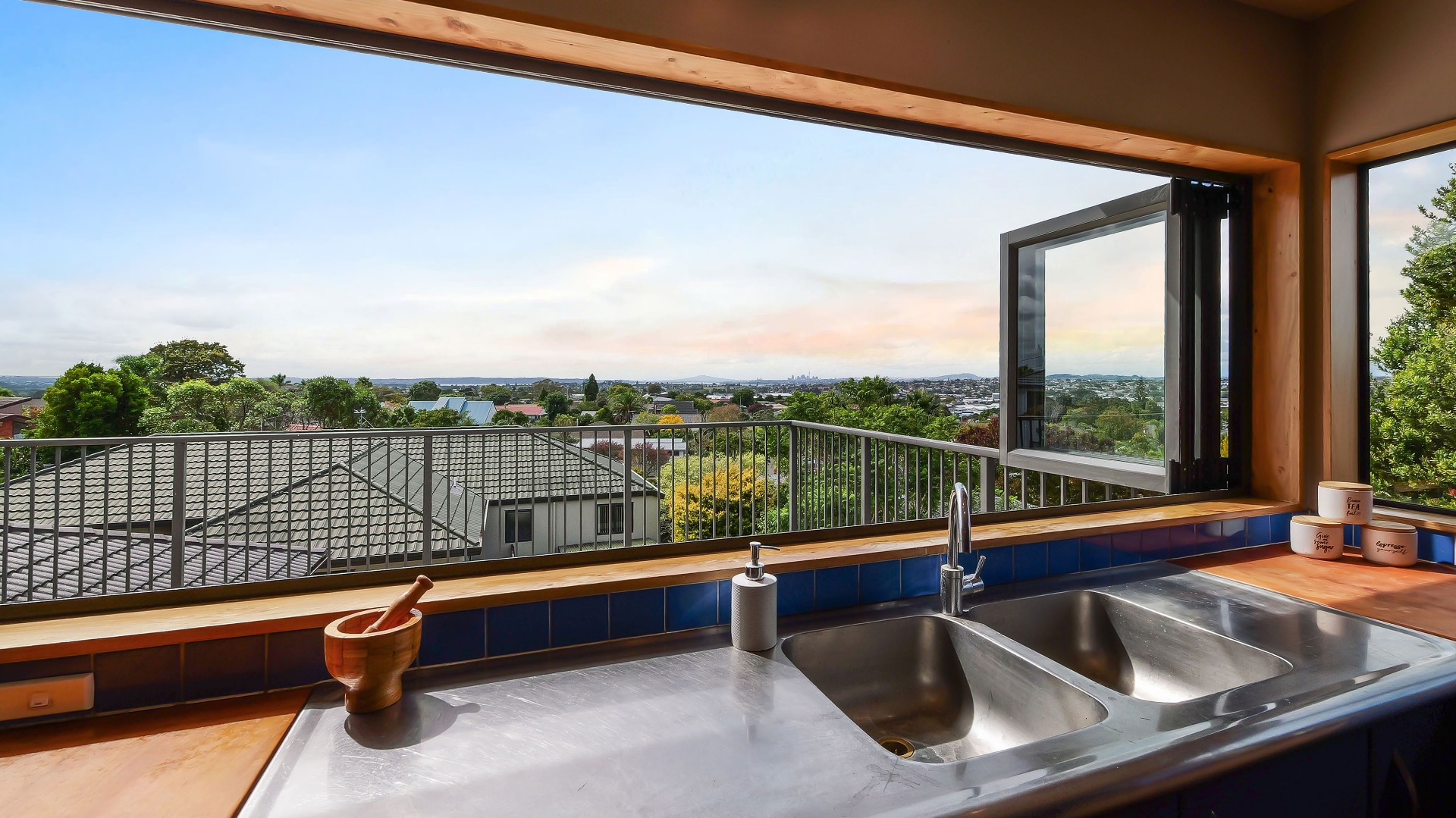 37 Tirohunga Drive, Henderson