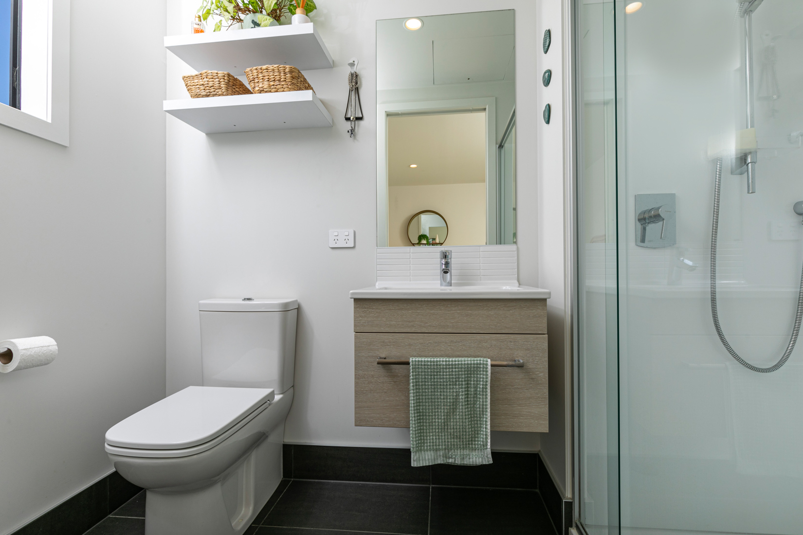 3/4163 Great North Road, Glen Eden