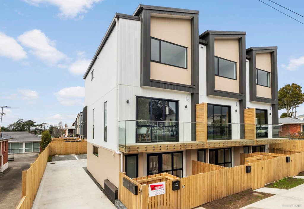 2/53 Archibald Road, Kelston