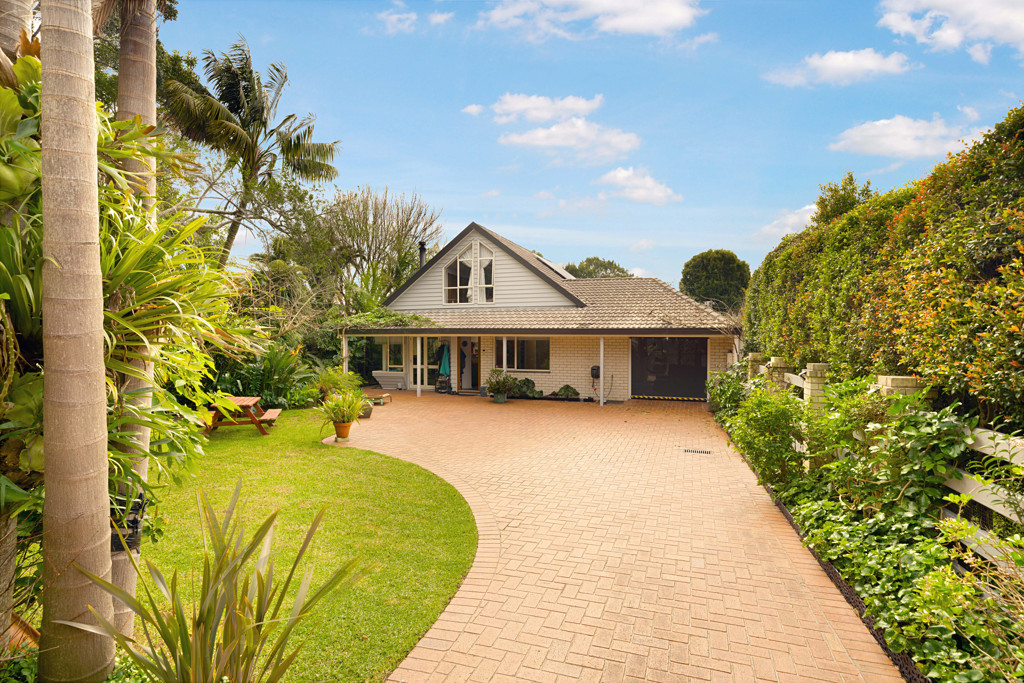 2/18A Clayburn Road, Glen Eden