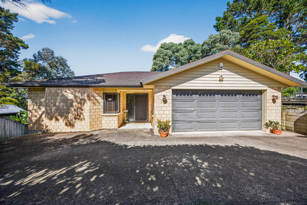 20B Puketitiro Street, Glen Eden