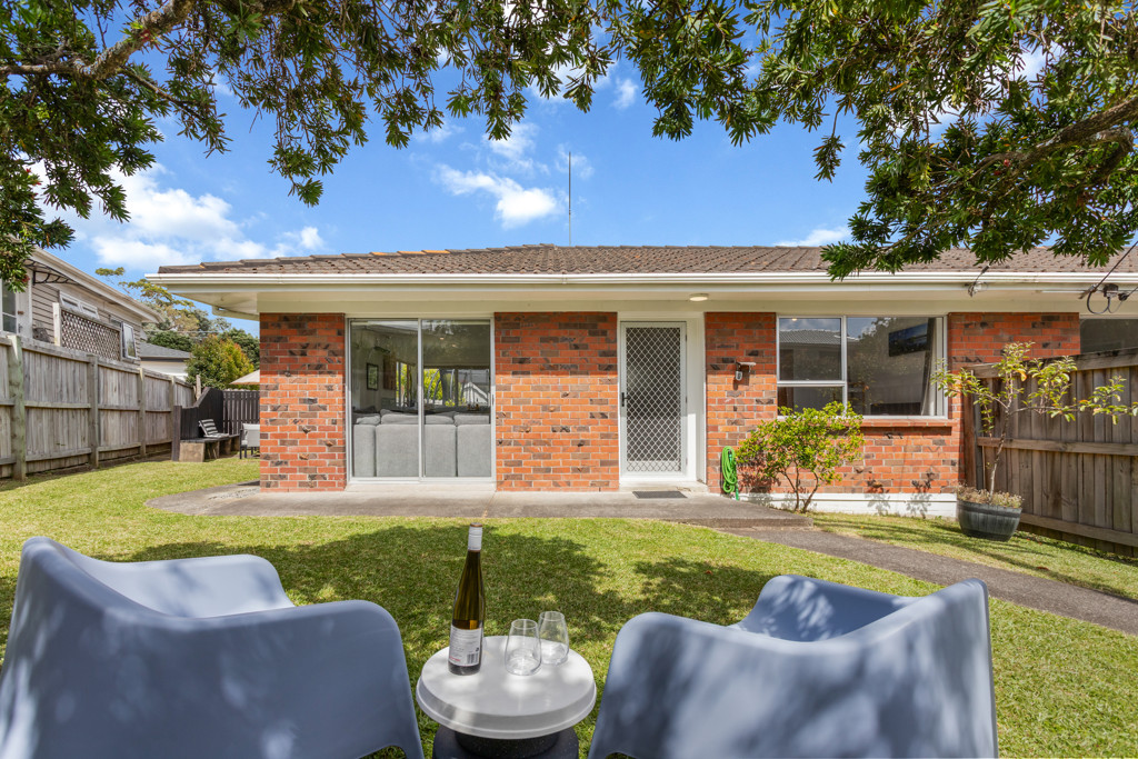 1/61 McClintock Road, Massey