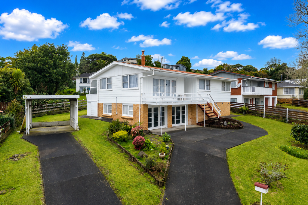 2 Takapu Street, Henderson