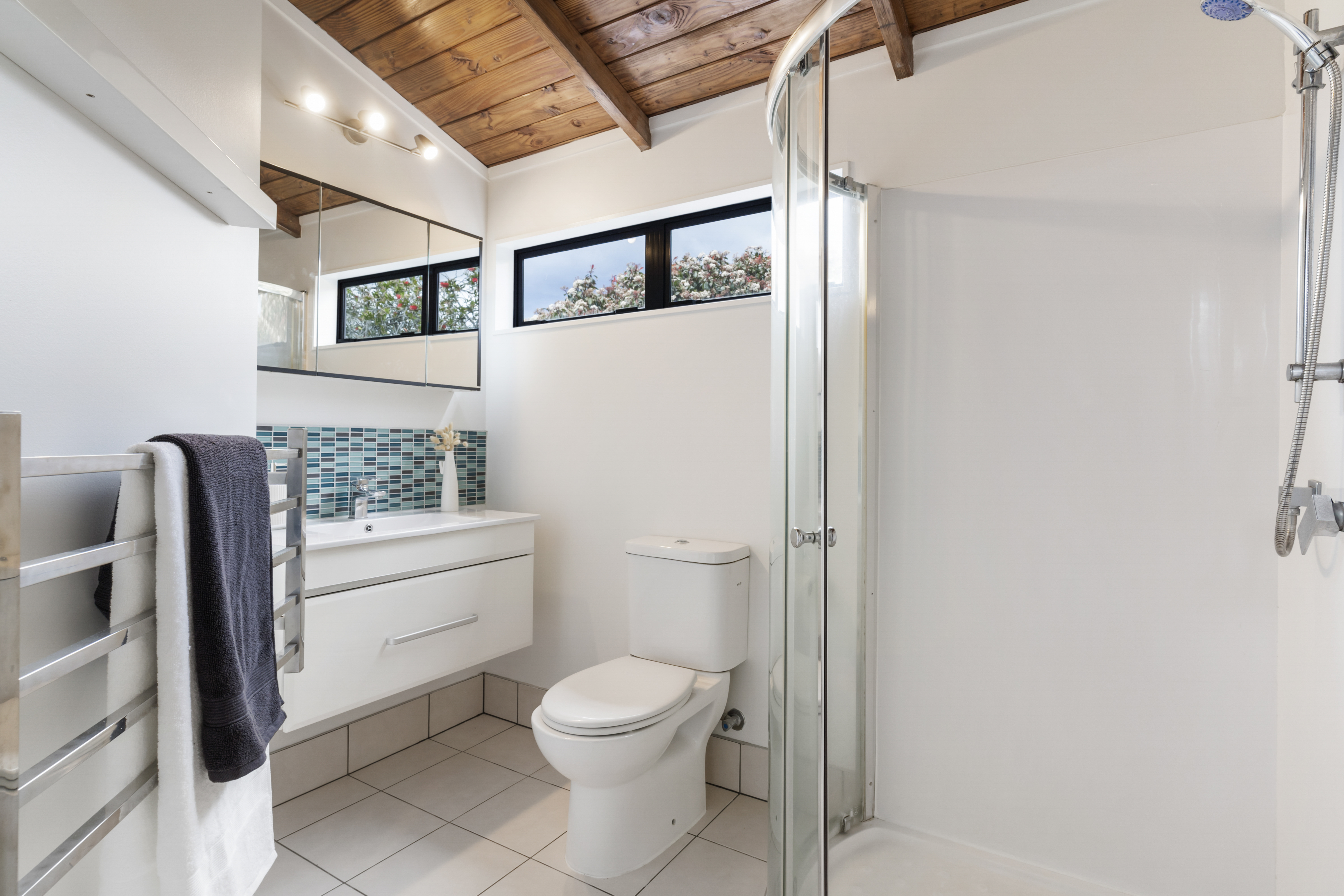 2/16 Duncan Avenue, Te Atatu South