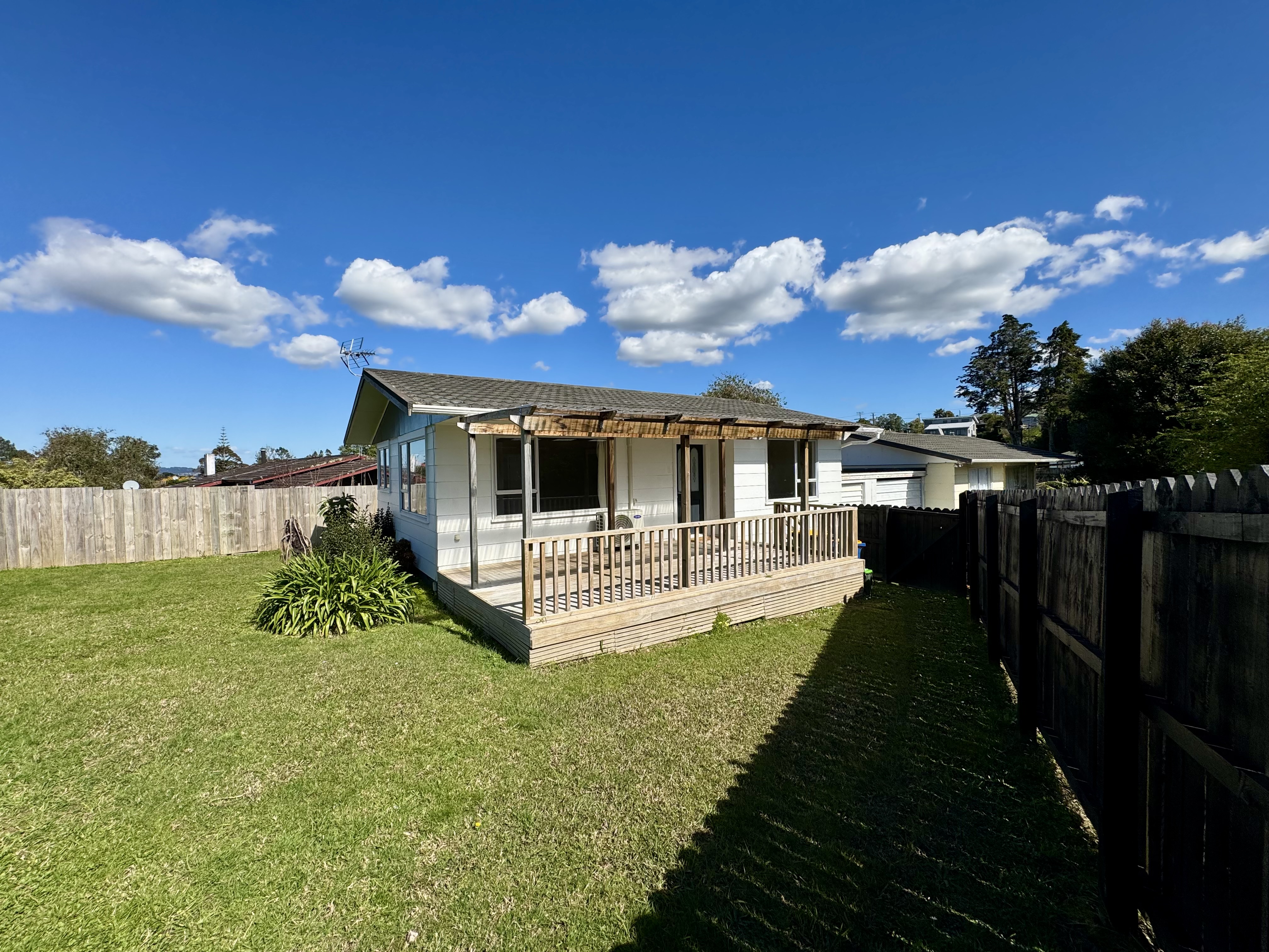 1/4 Clyma Place, Massey