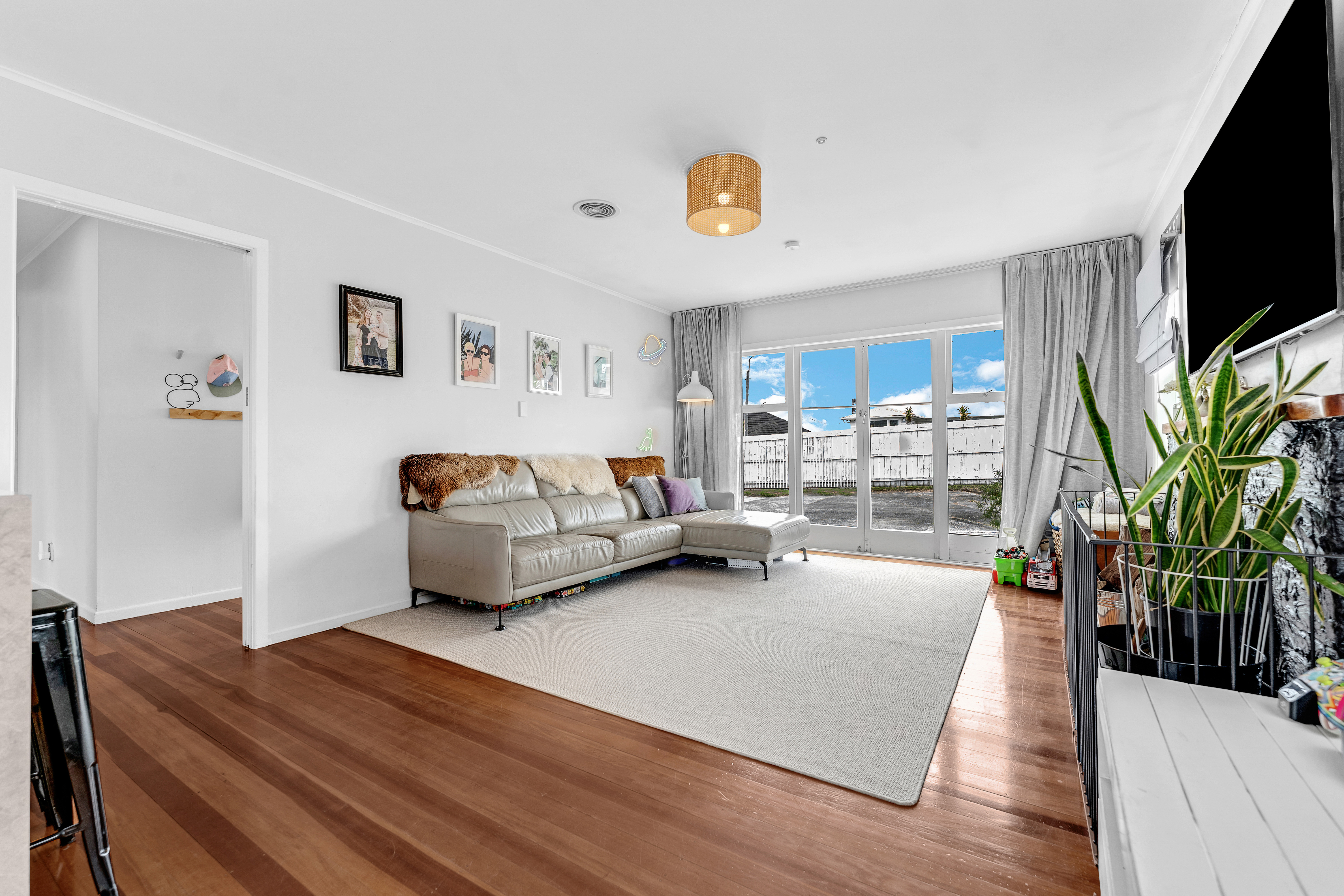 20 Sylvan Crescent, Te Atatu South