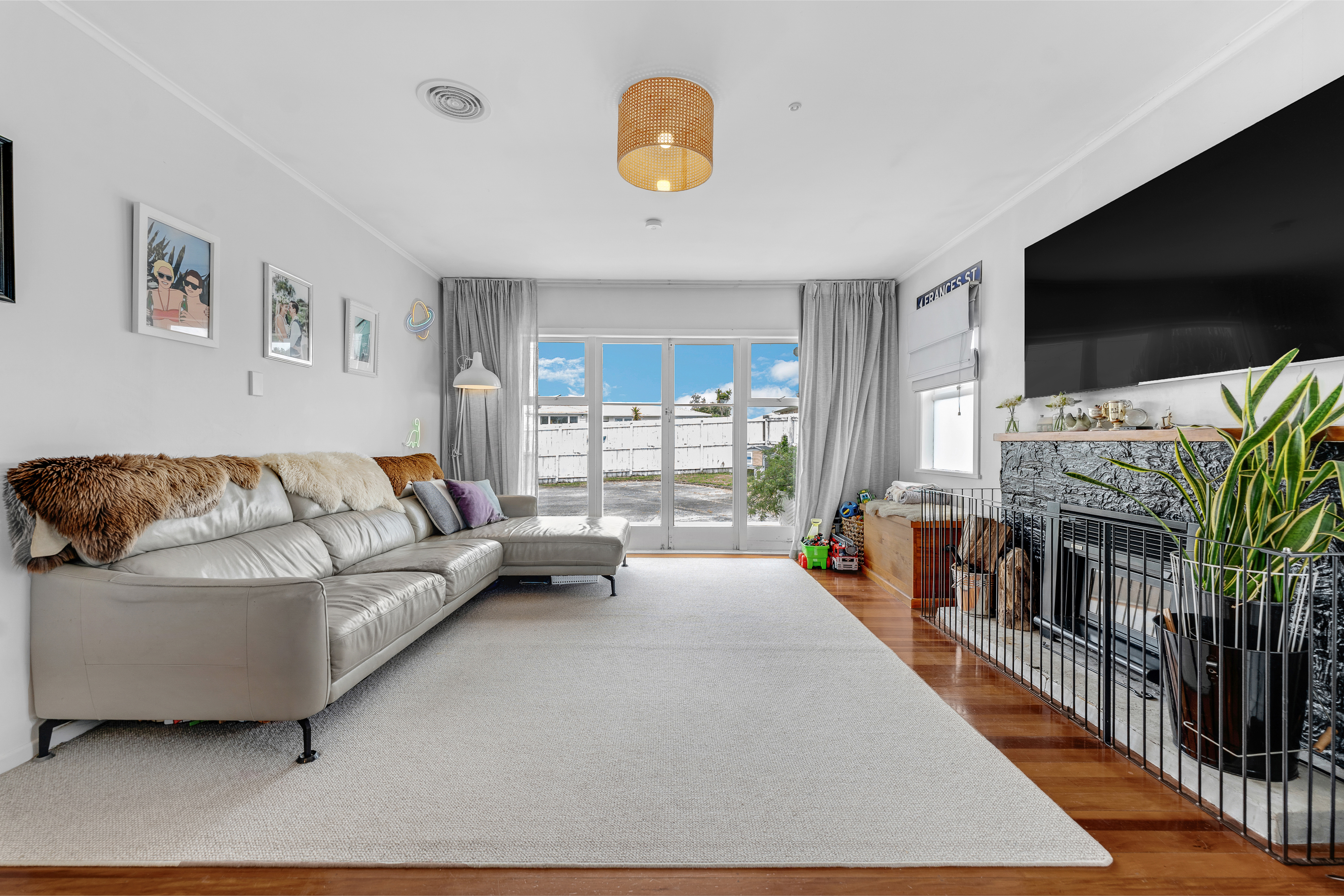 20 Sylvan Crescent, Te Atatu South