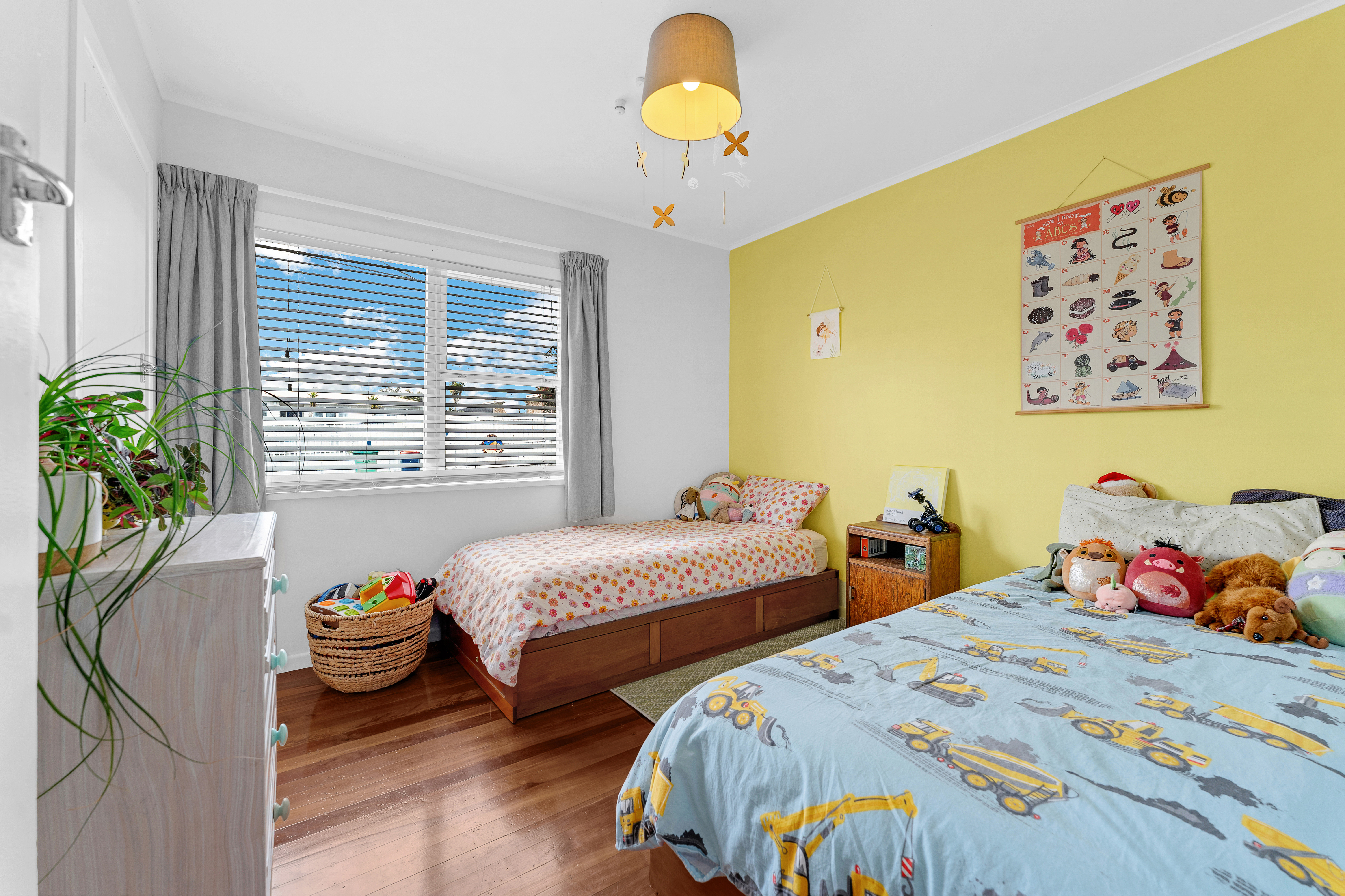 20 Sylvan Crescent, Te Atatu South