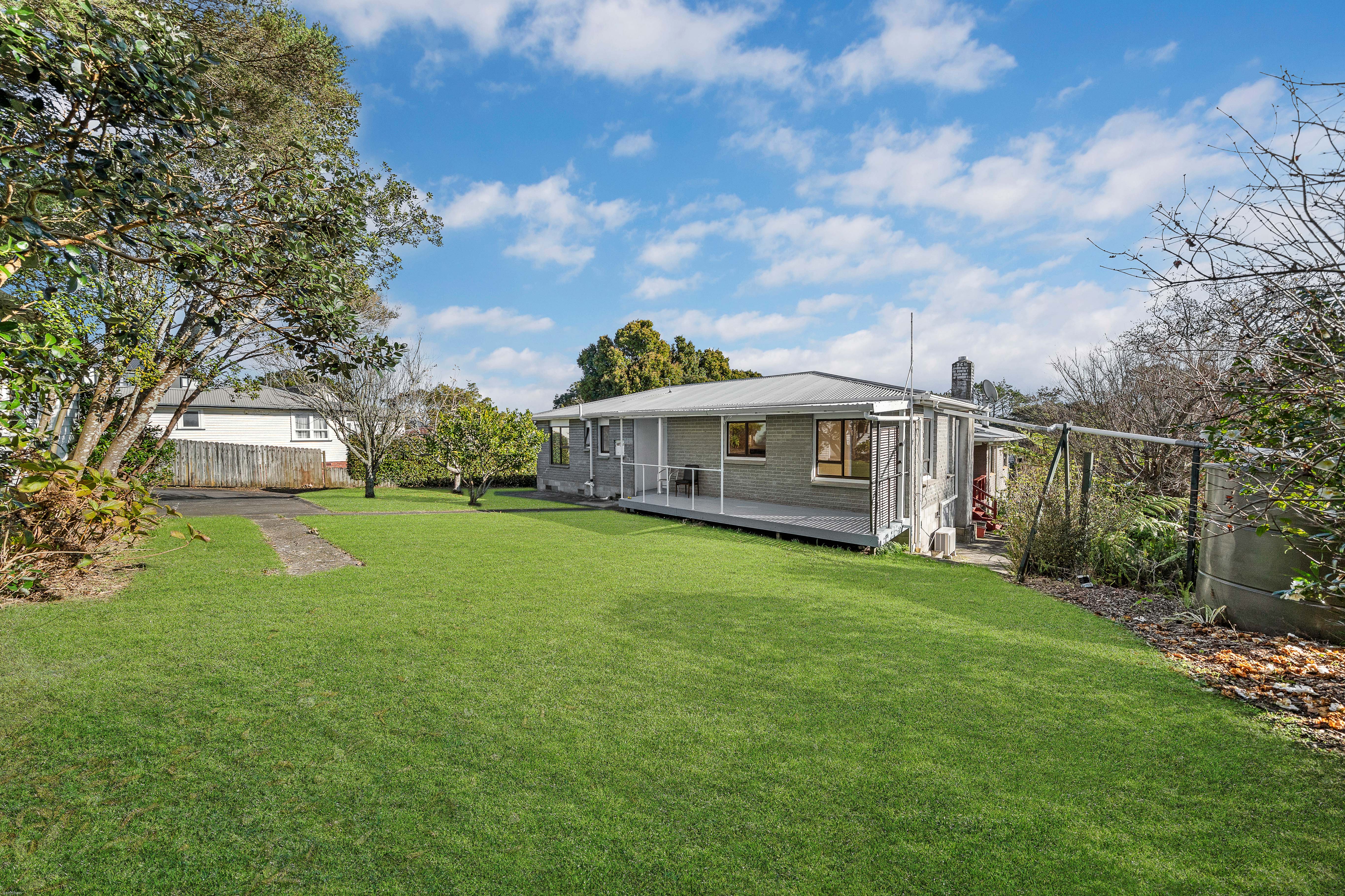 26 Millbrook Road, Henderson