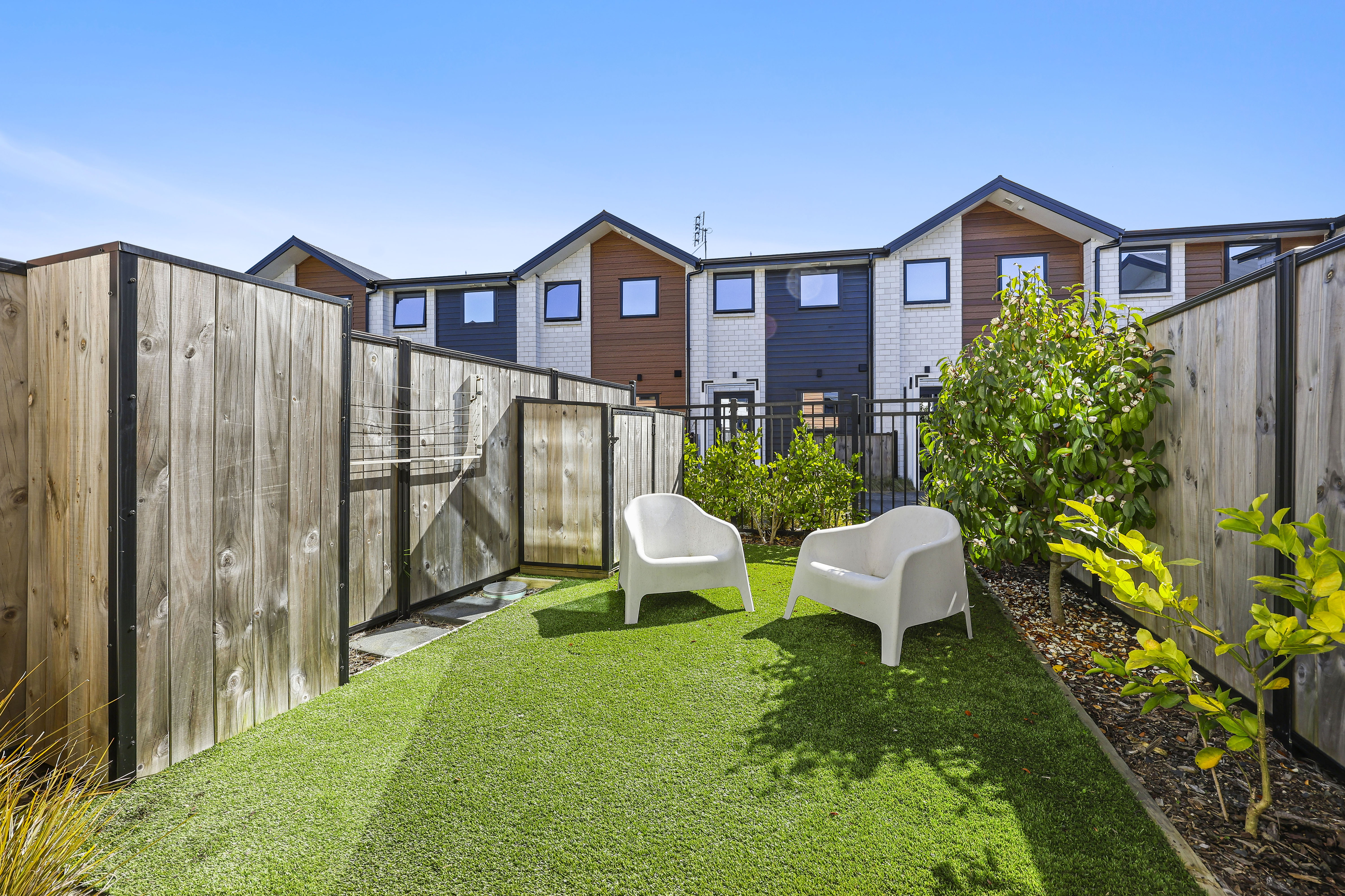 4/170 Don Buck Road, Massey