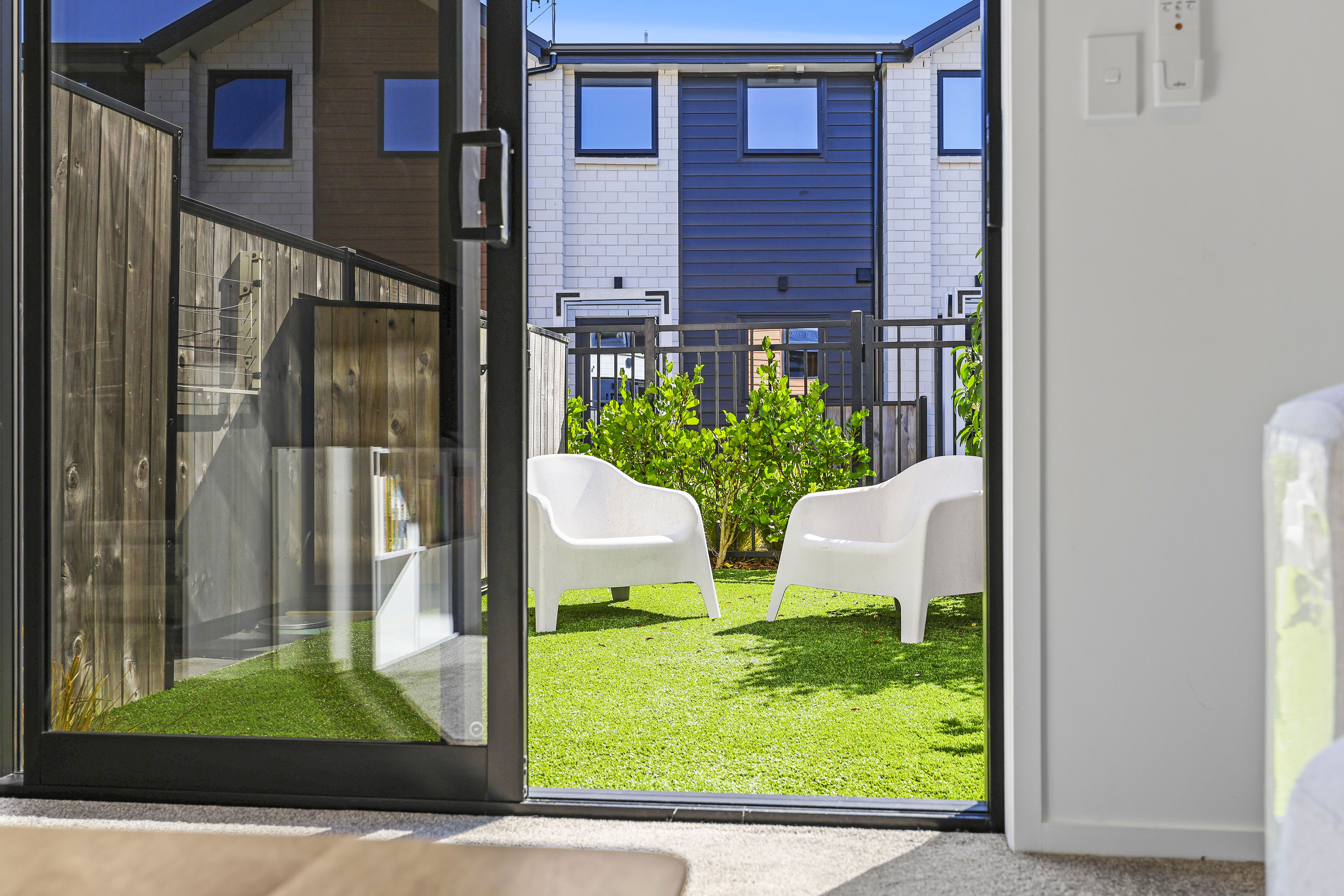 4/170 Don Buck Road, Massey