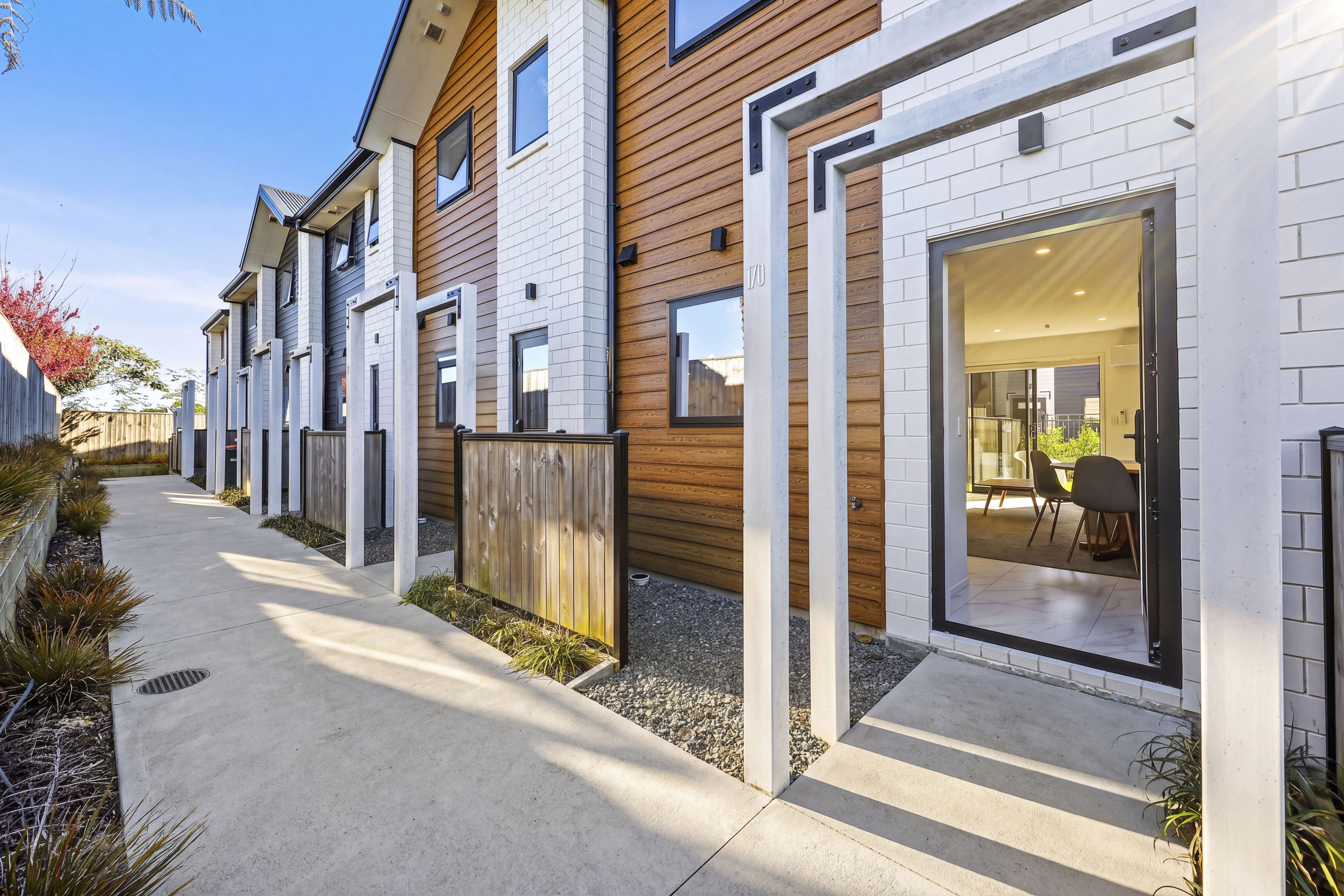 4/170 Don Buck Road, Massey