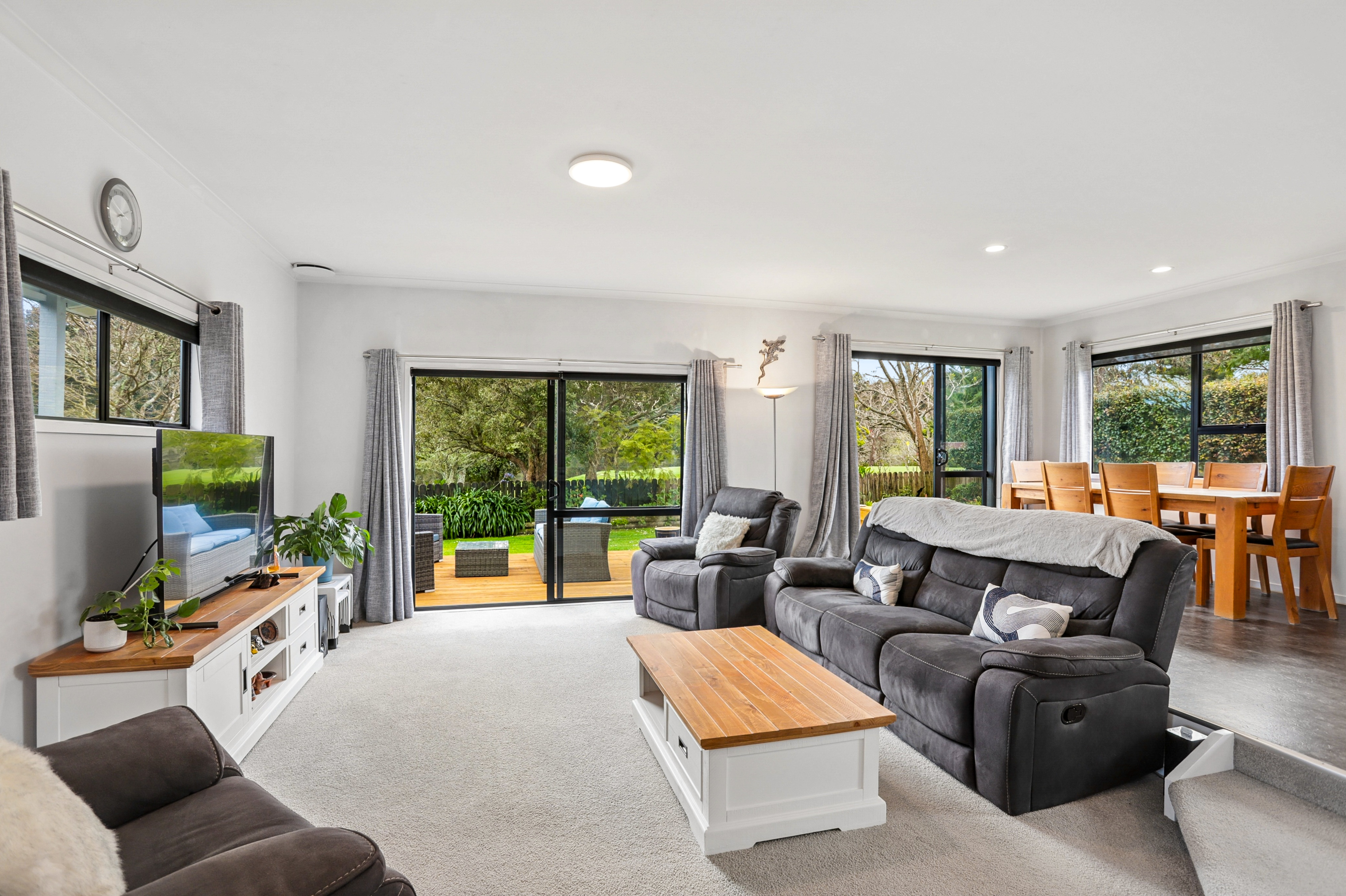 26 Redlands Grove, Swanson