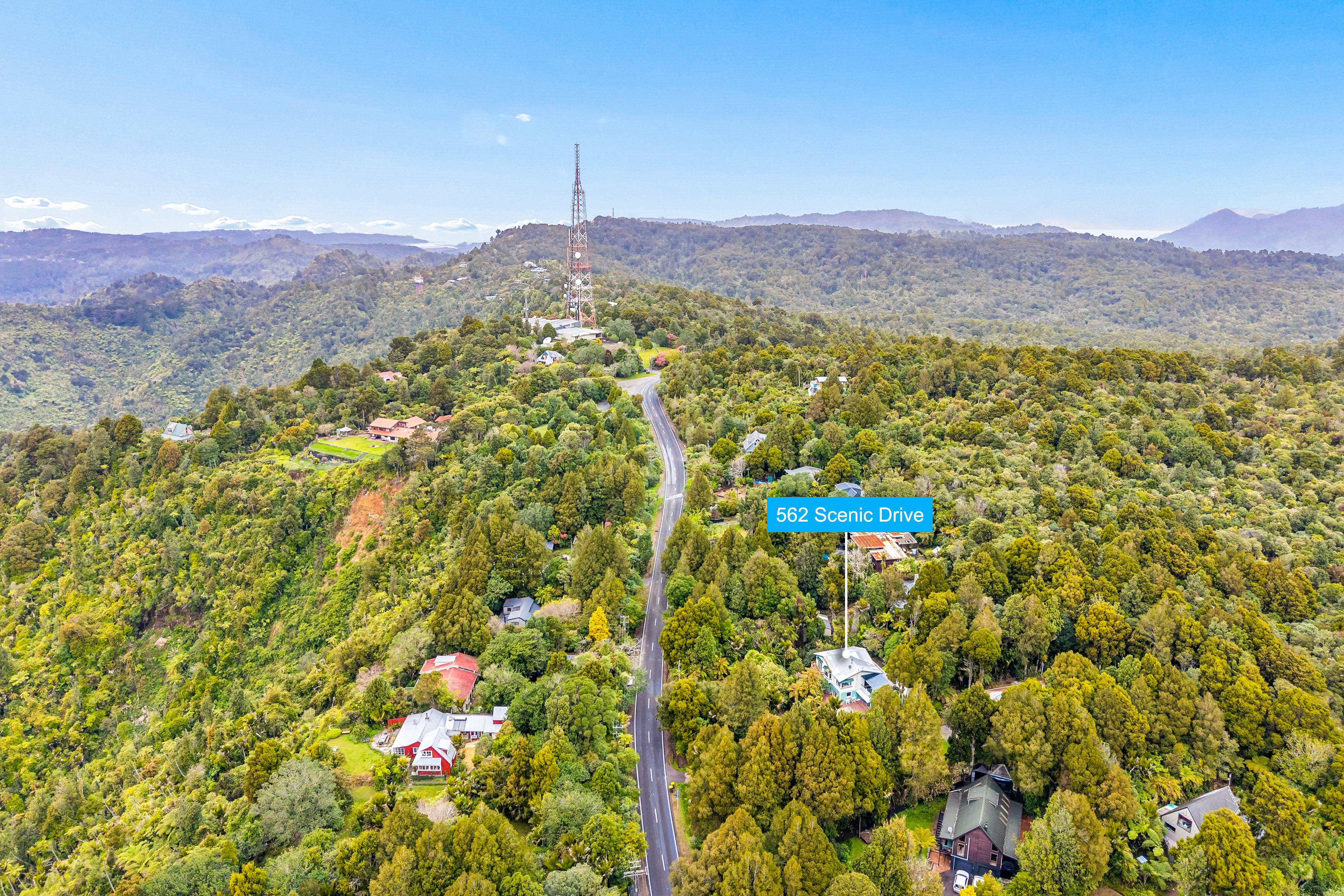 562 Scenic Drive, Waiatarua