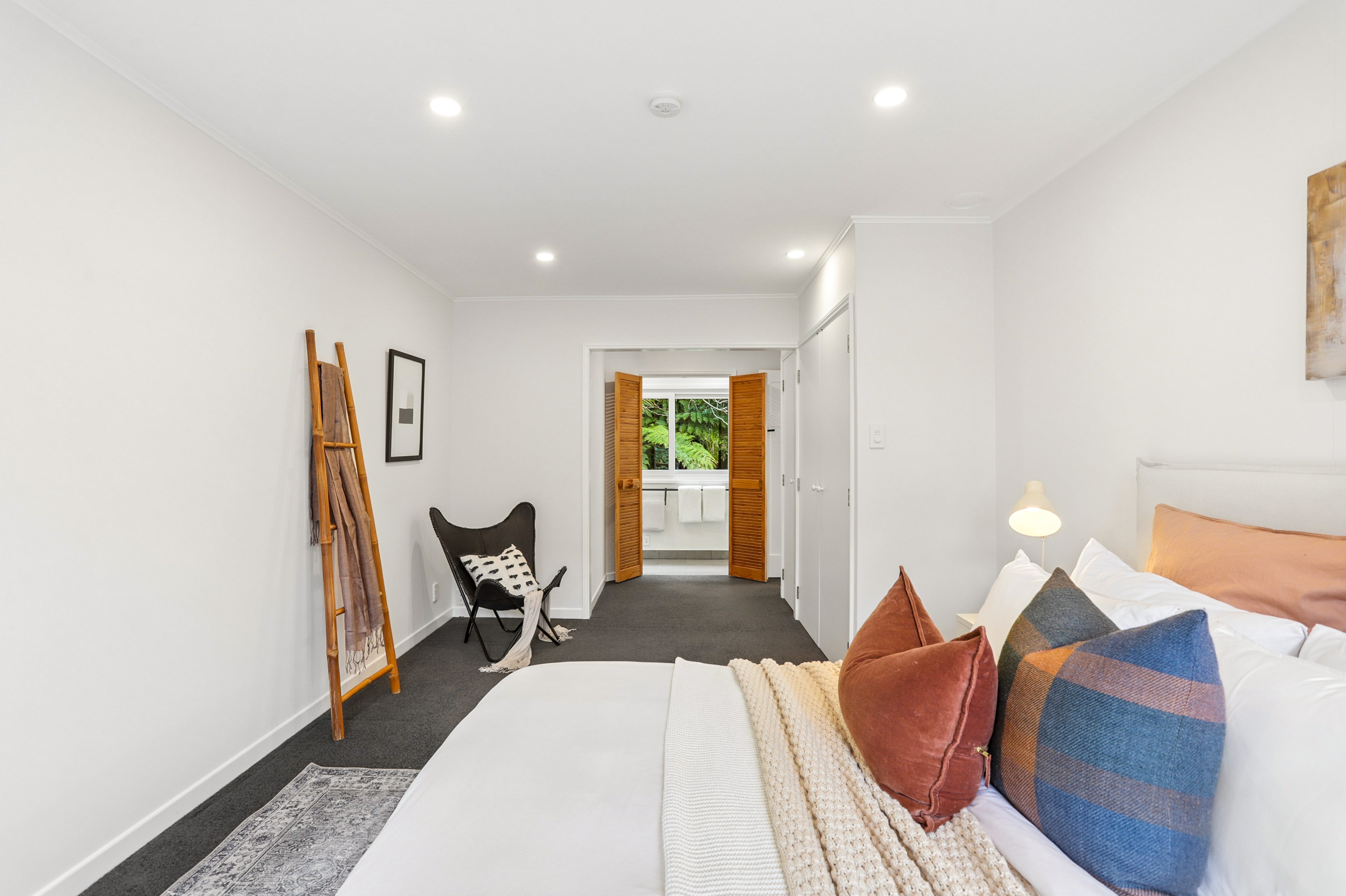 562 Scenic Drive, Waiatarua