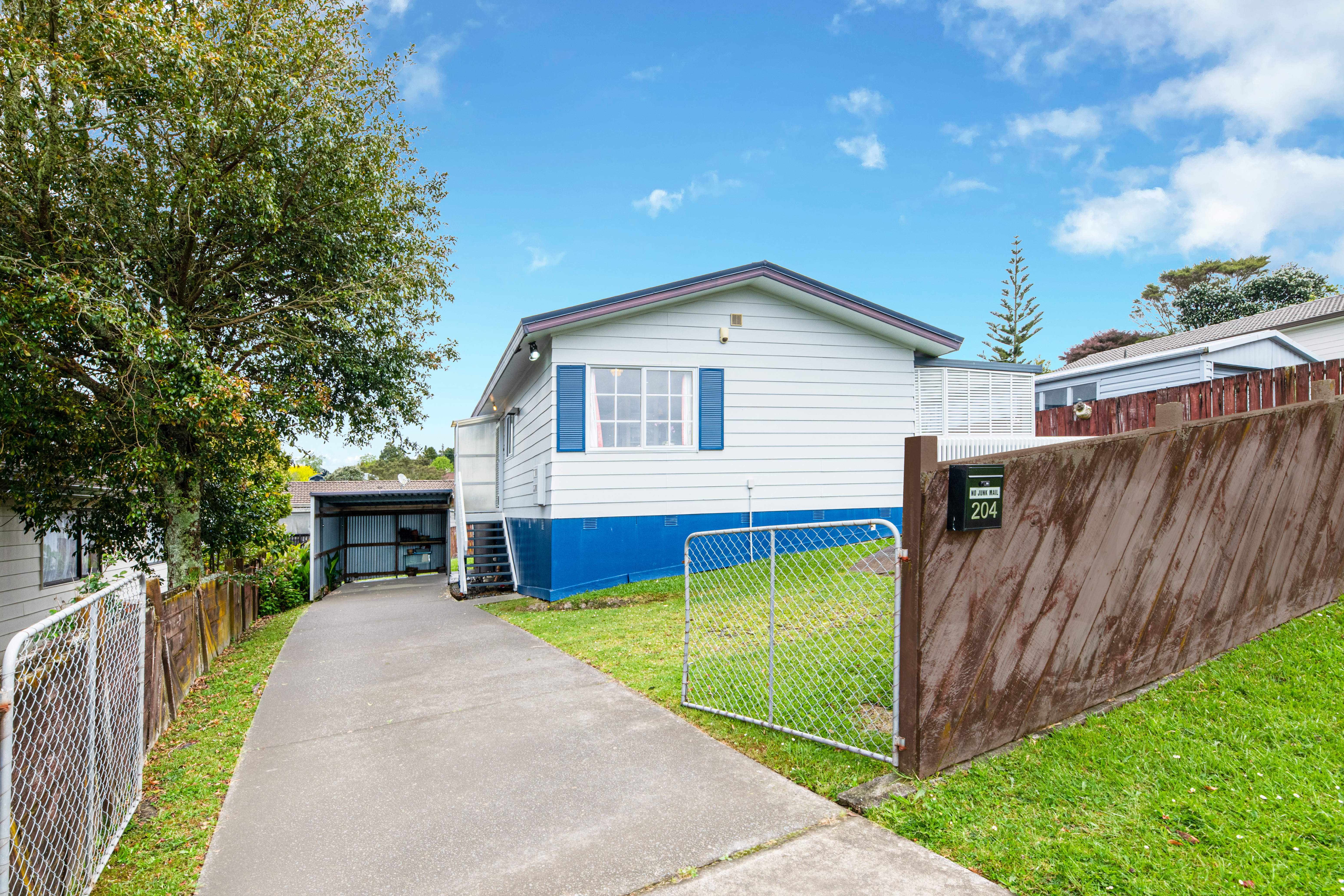 204 Solar Road, Glen Eden NZ