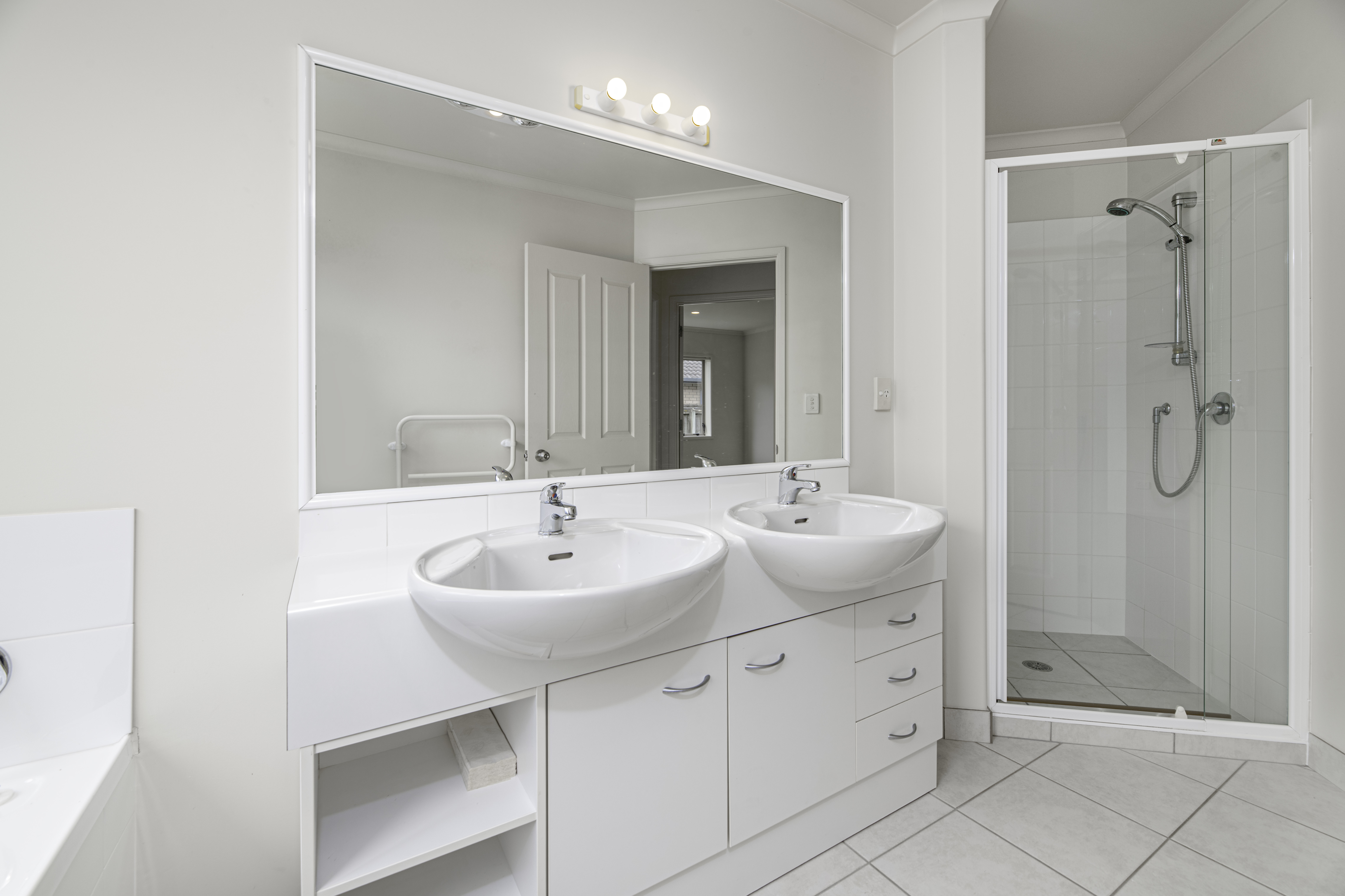 8 Alderbury Way, Henderson NZ