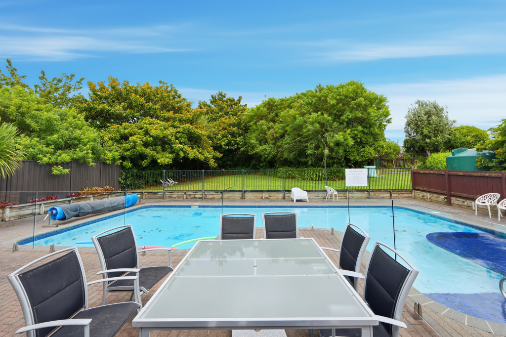 36/327 Hobsonville Road, Hobsonville