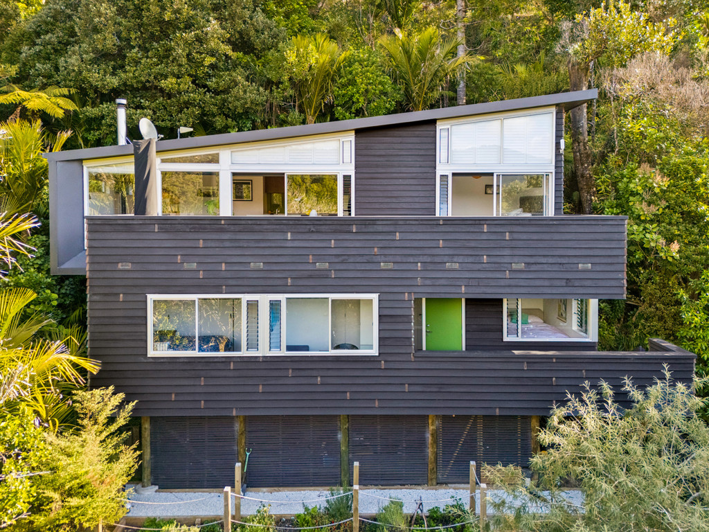 31 Lone Kauri Road, Karekare