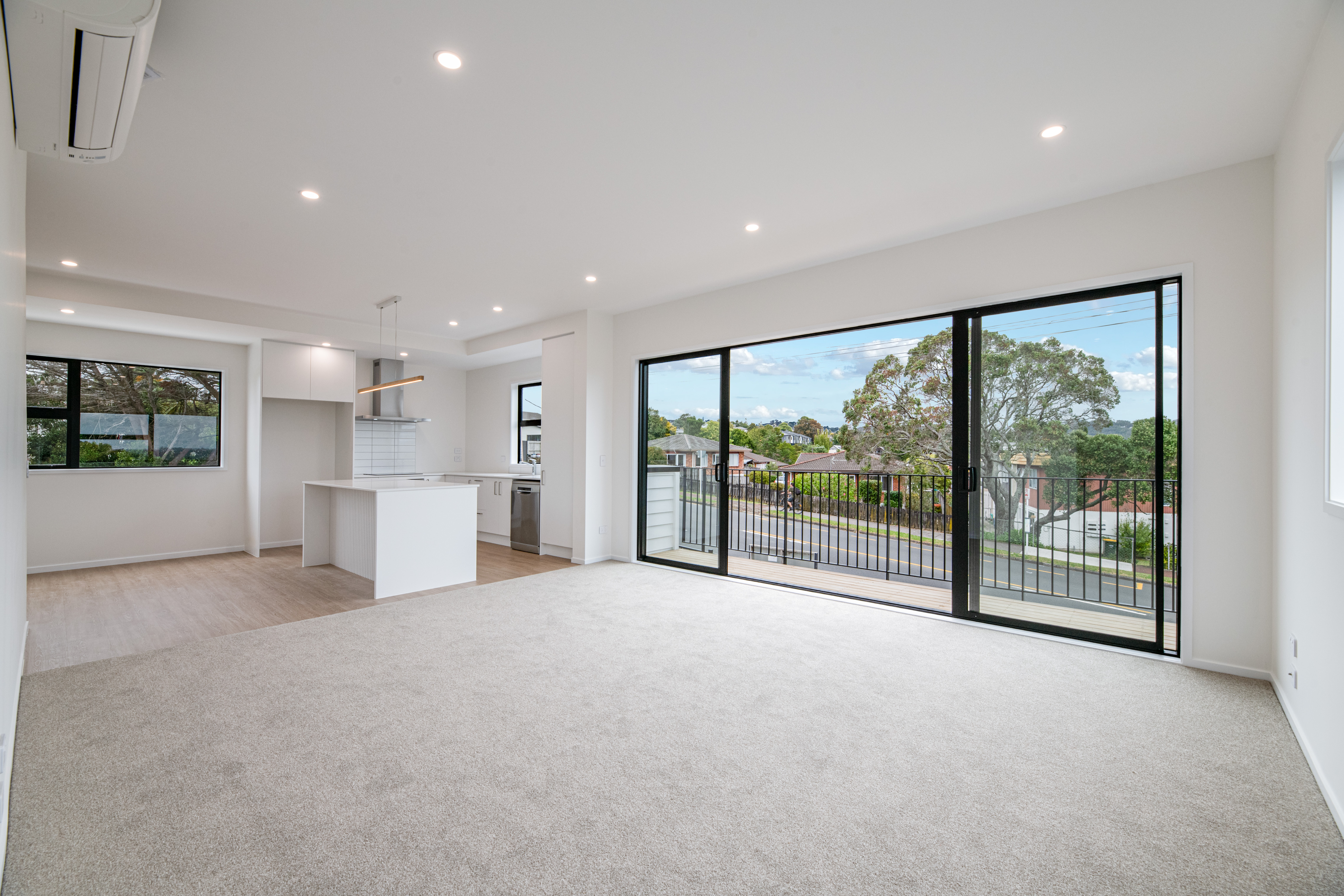 1/71 West Coast Road, Glen Eden