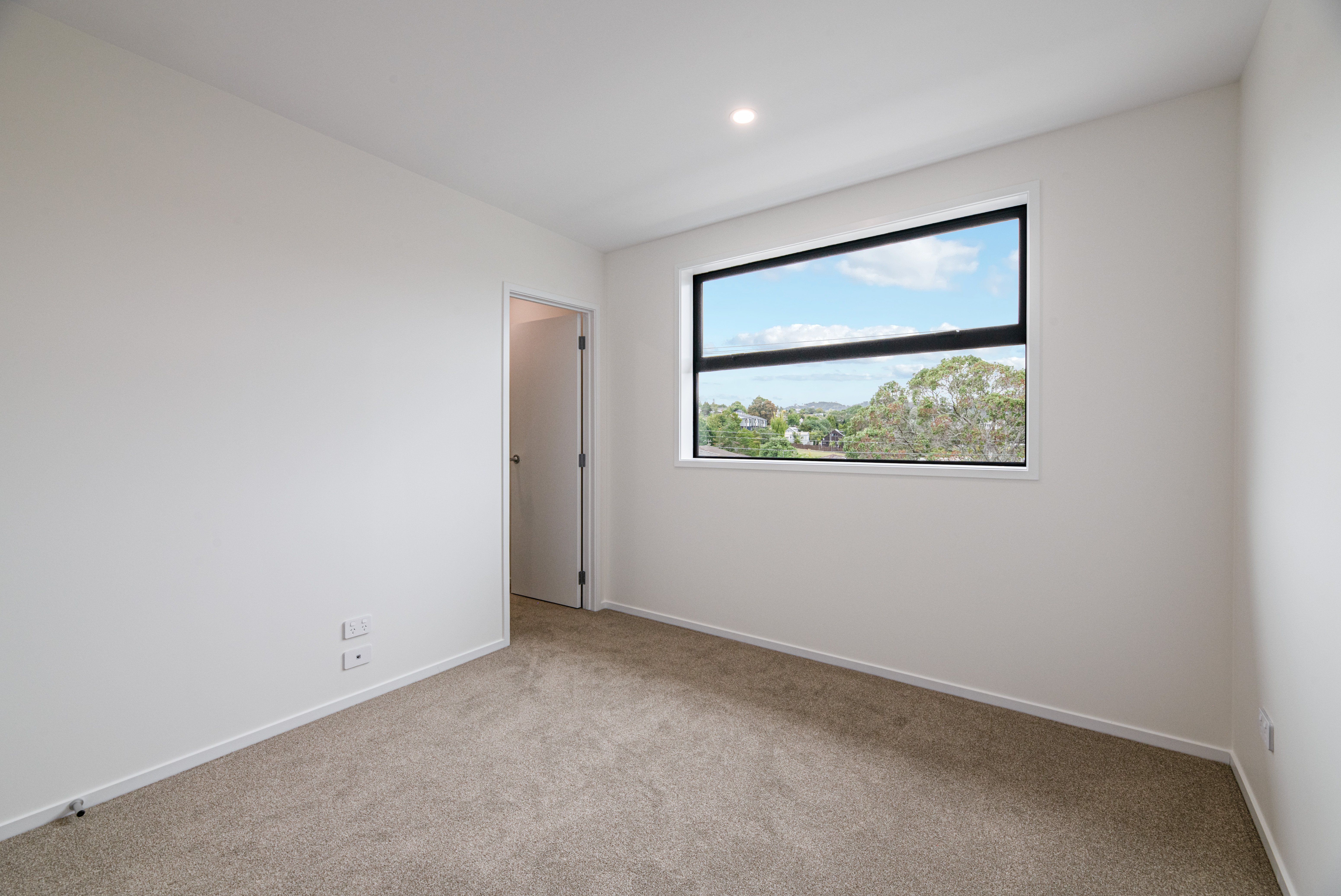 1/71 West Coast Road, Glen Eden