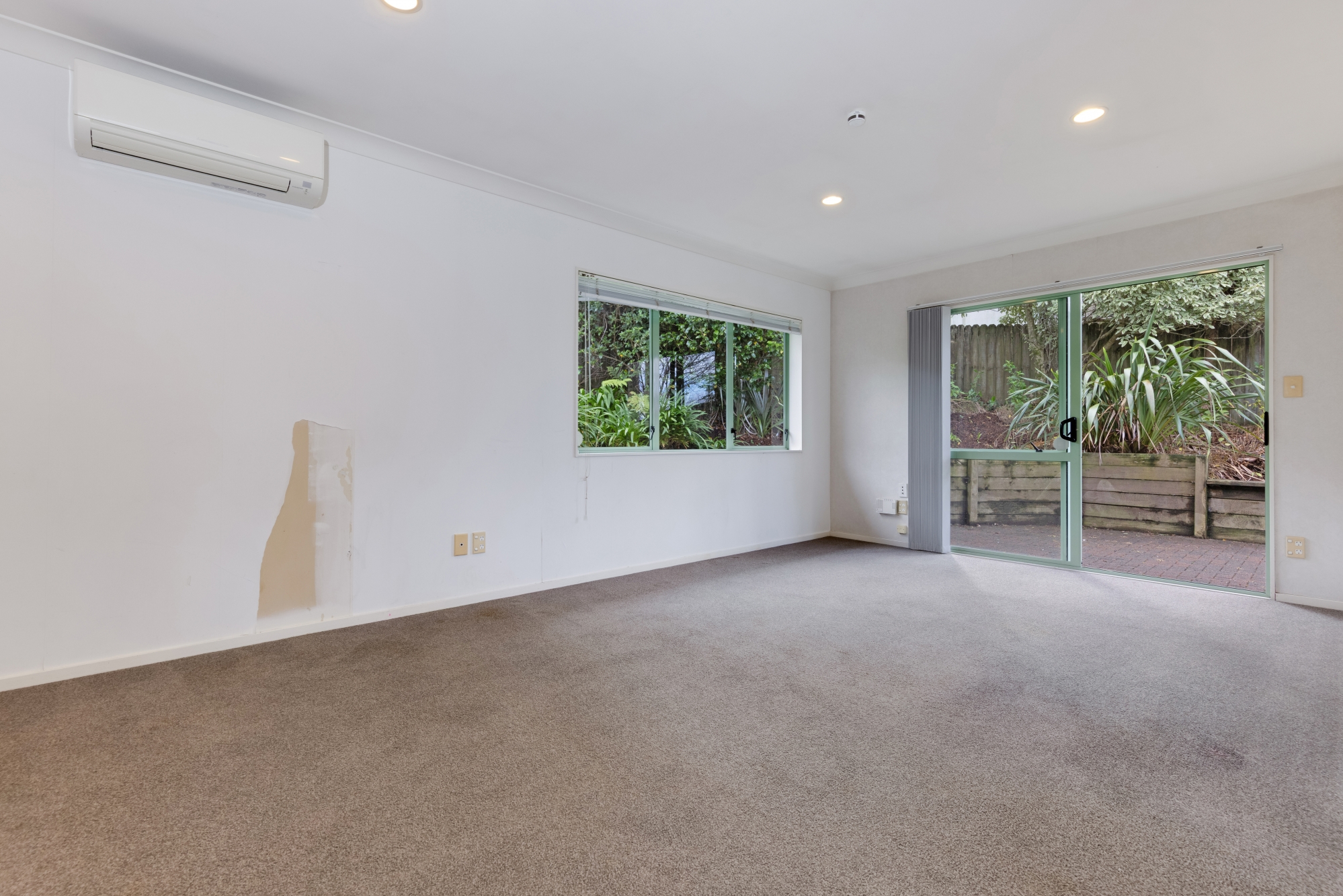 6 Millstream Drive, Henderson
