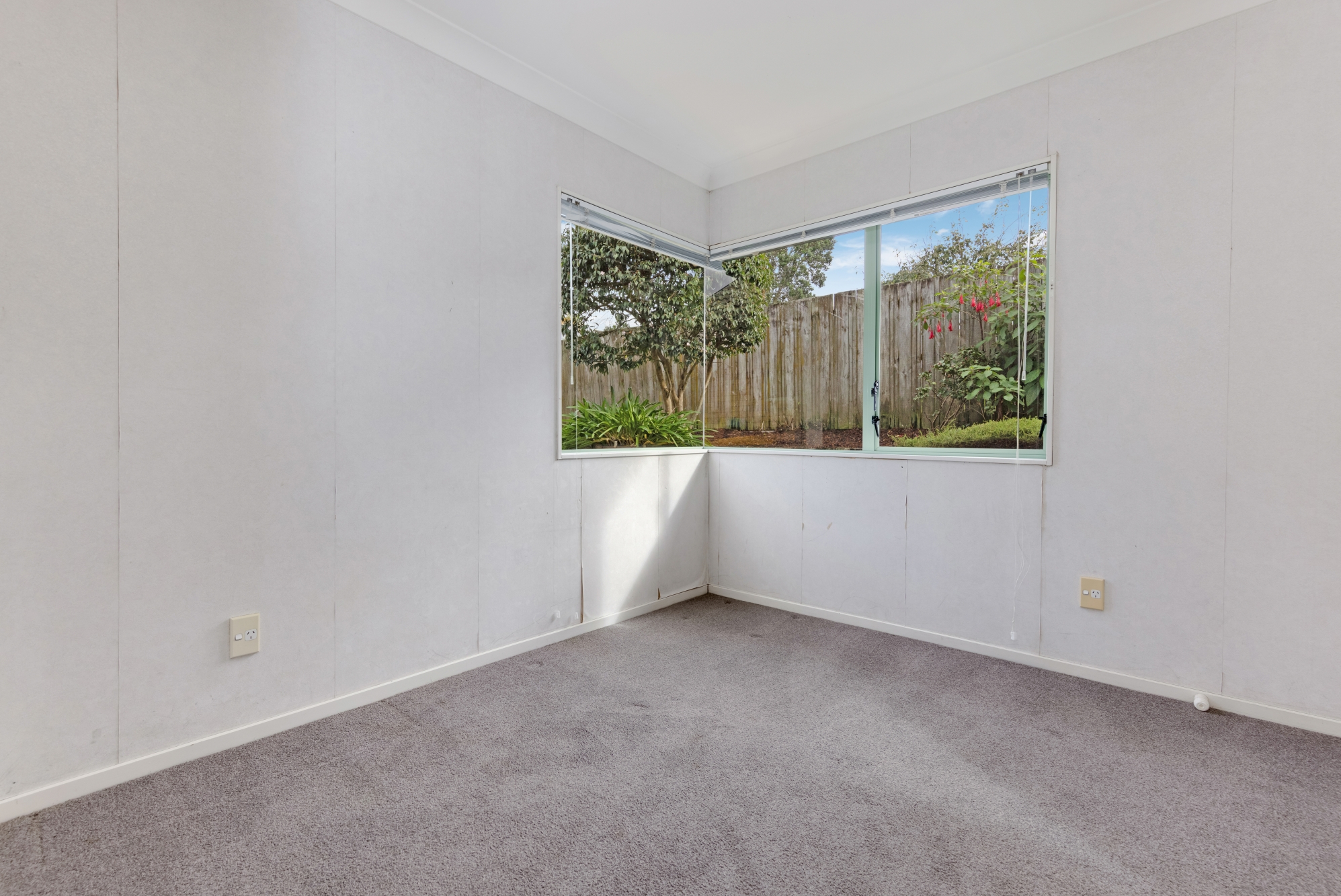 6 Millstream Drive, Henderson