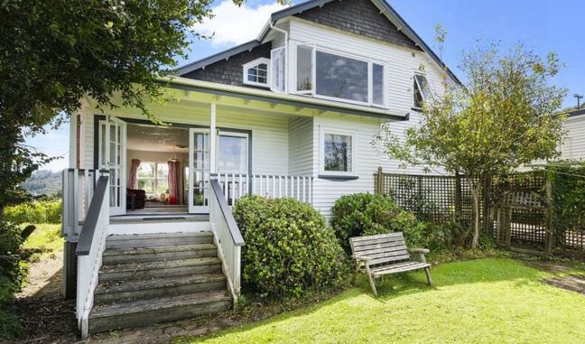 6 Grendon Road, Titirangi NZ