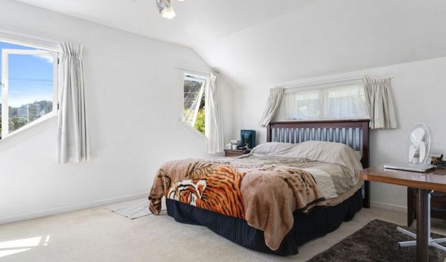 6 Grendon Road, Titirangi NZ