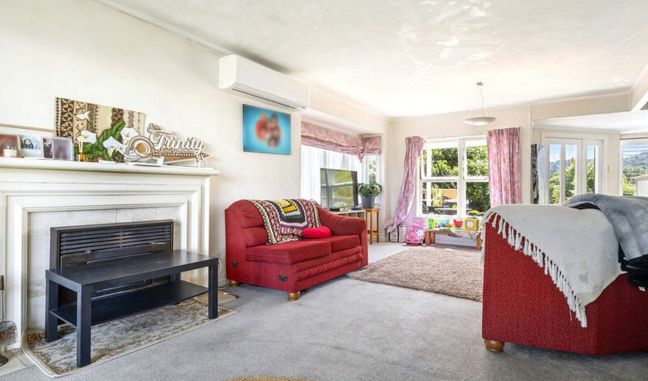 6 Grendon Road, Titirangi NZ