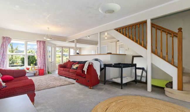 6 Grendon Road, Titirangi NZ