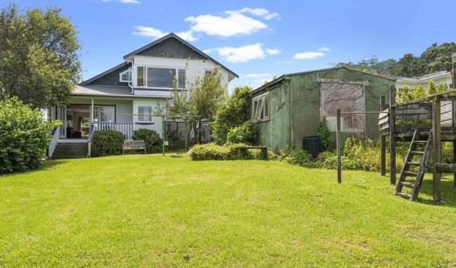 6 Grendon Road, Titirangi NZ