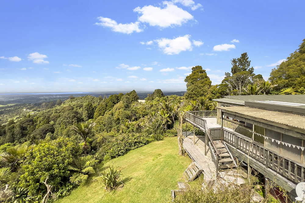 473 Scenic Drive, Waiatarua