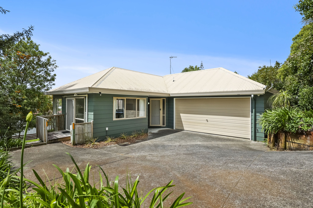 19b Landow Place (off Parrs Cross Road), Henderson
