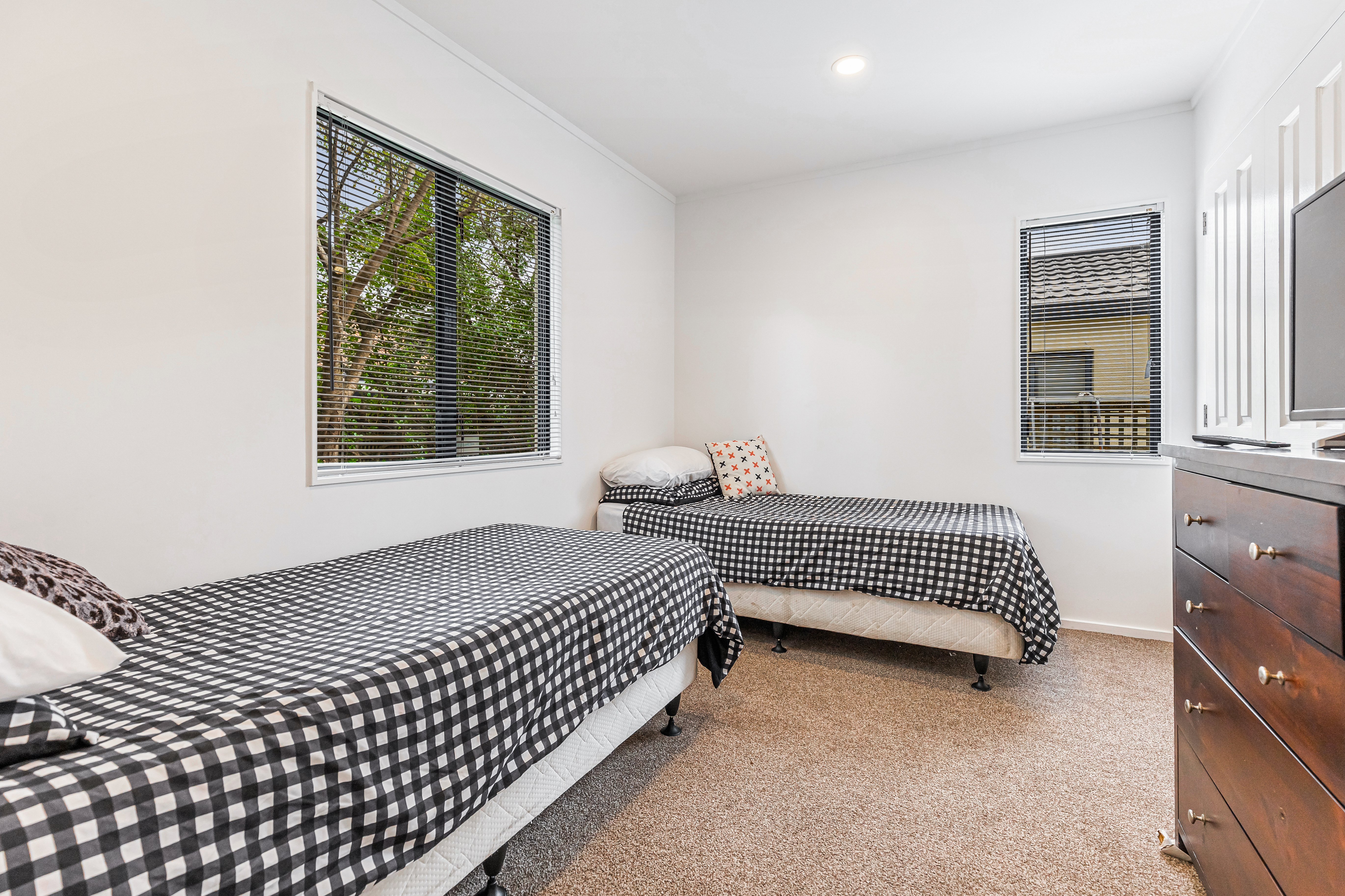 33 Neta Grove, Henderson Heights