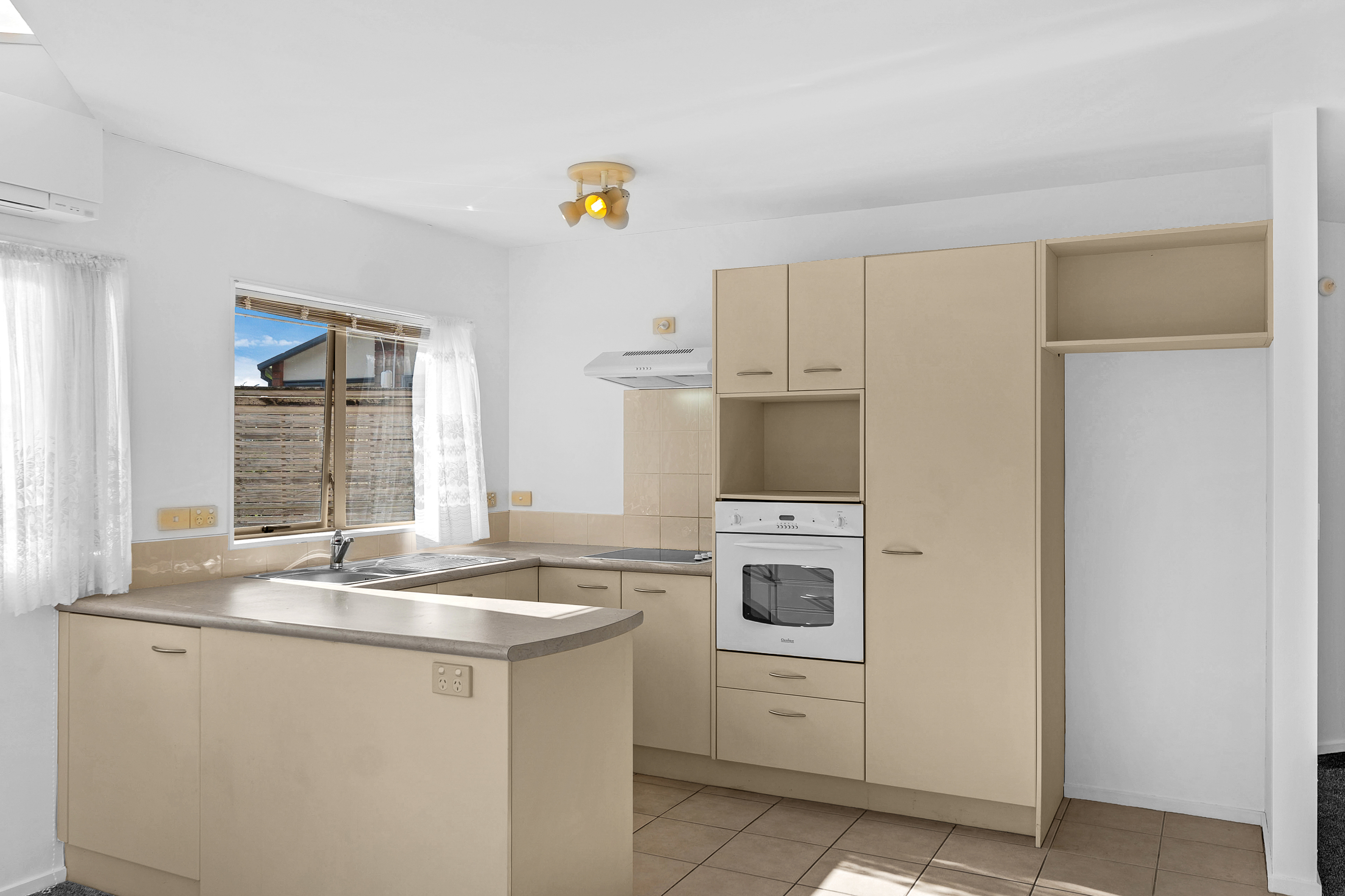 11/169 Sturges Road, Henderson