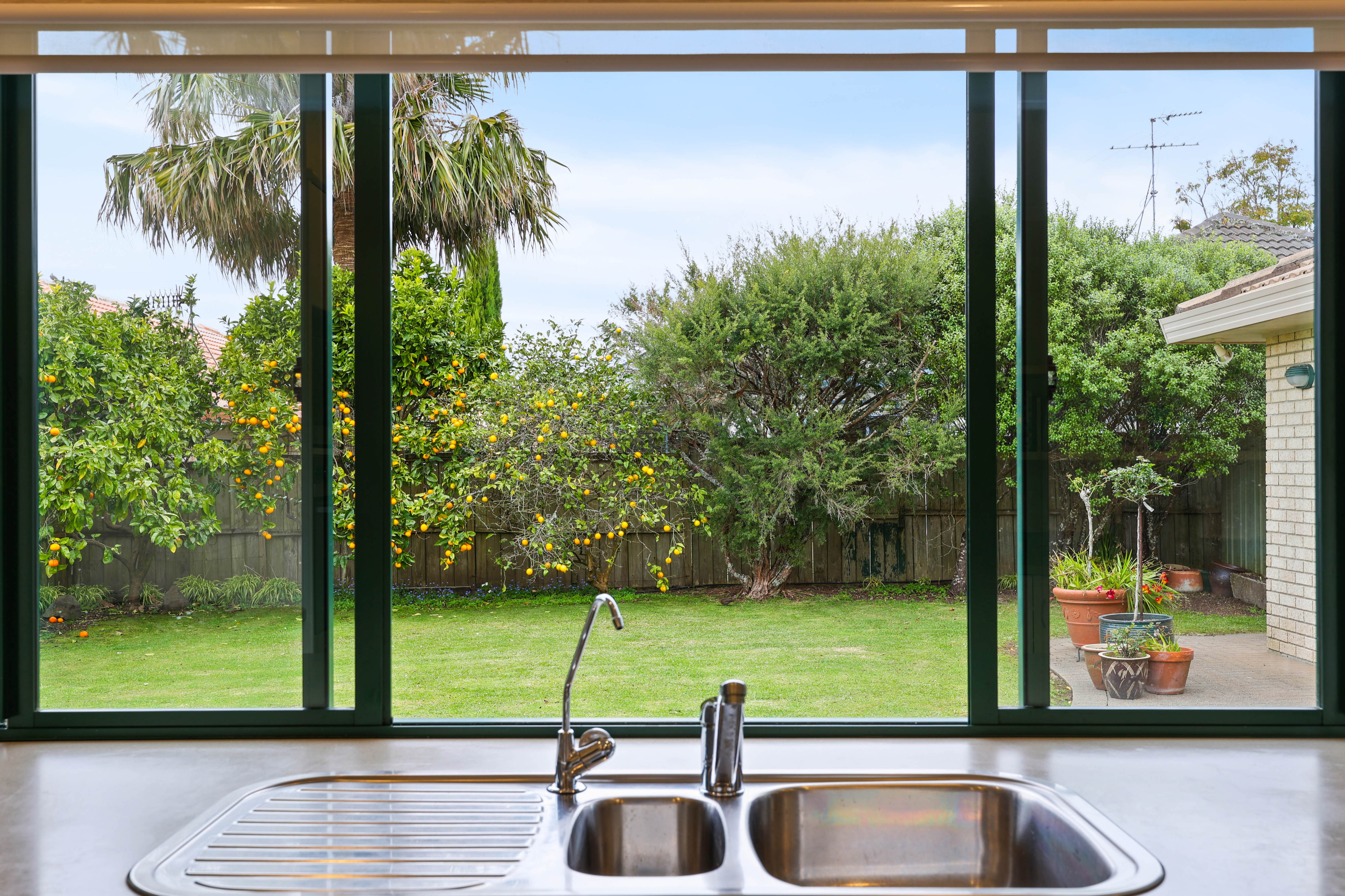 8 Amesbury Rise, Henderson