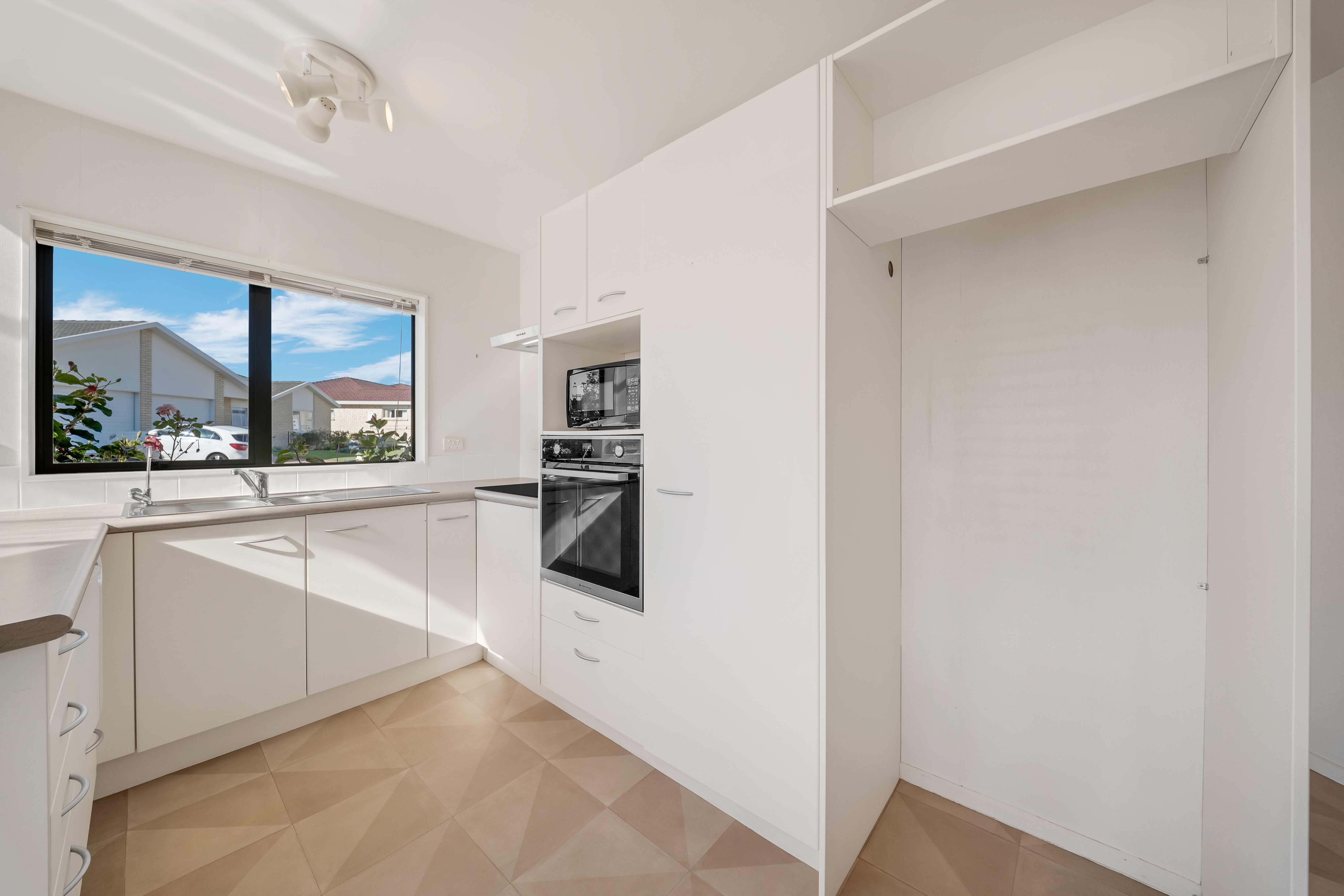 10/169 Sturges Road, Henderson