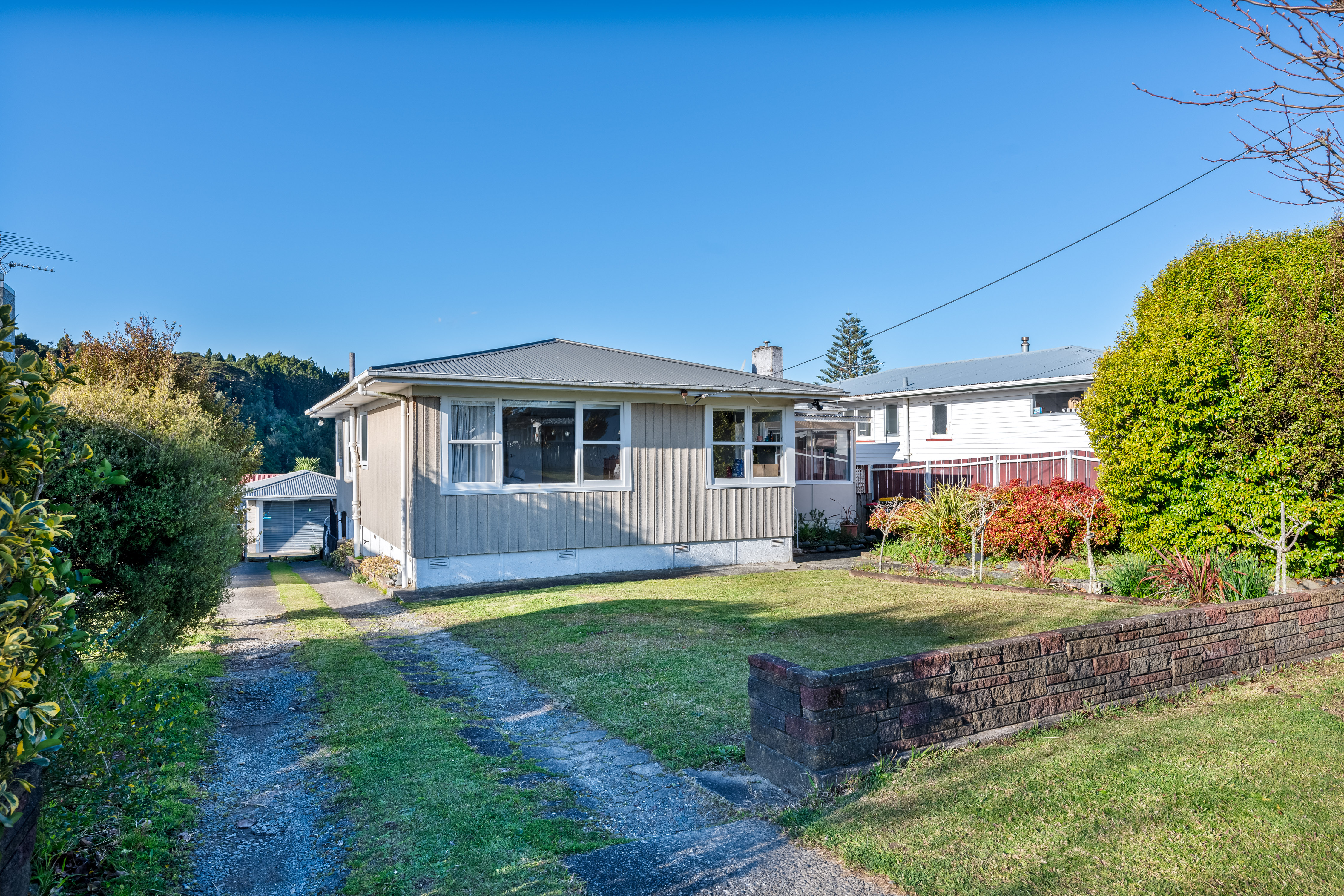 18 Huruhuru Road, Massey NZ