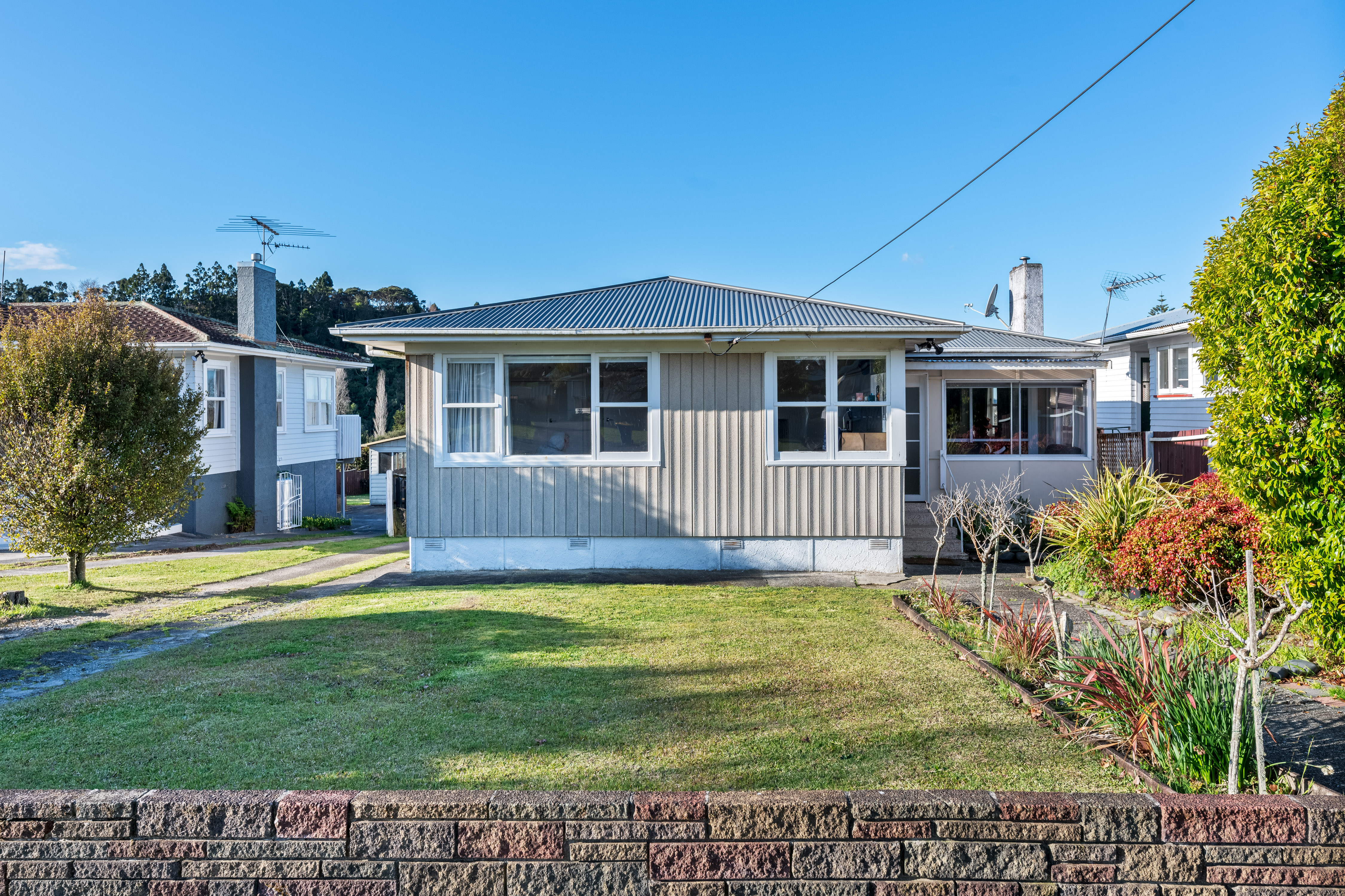 18 Huruhuru Road, Massey NZ