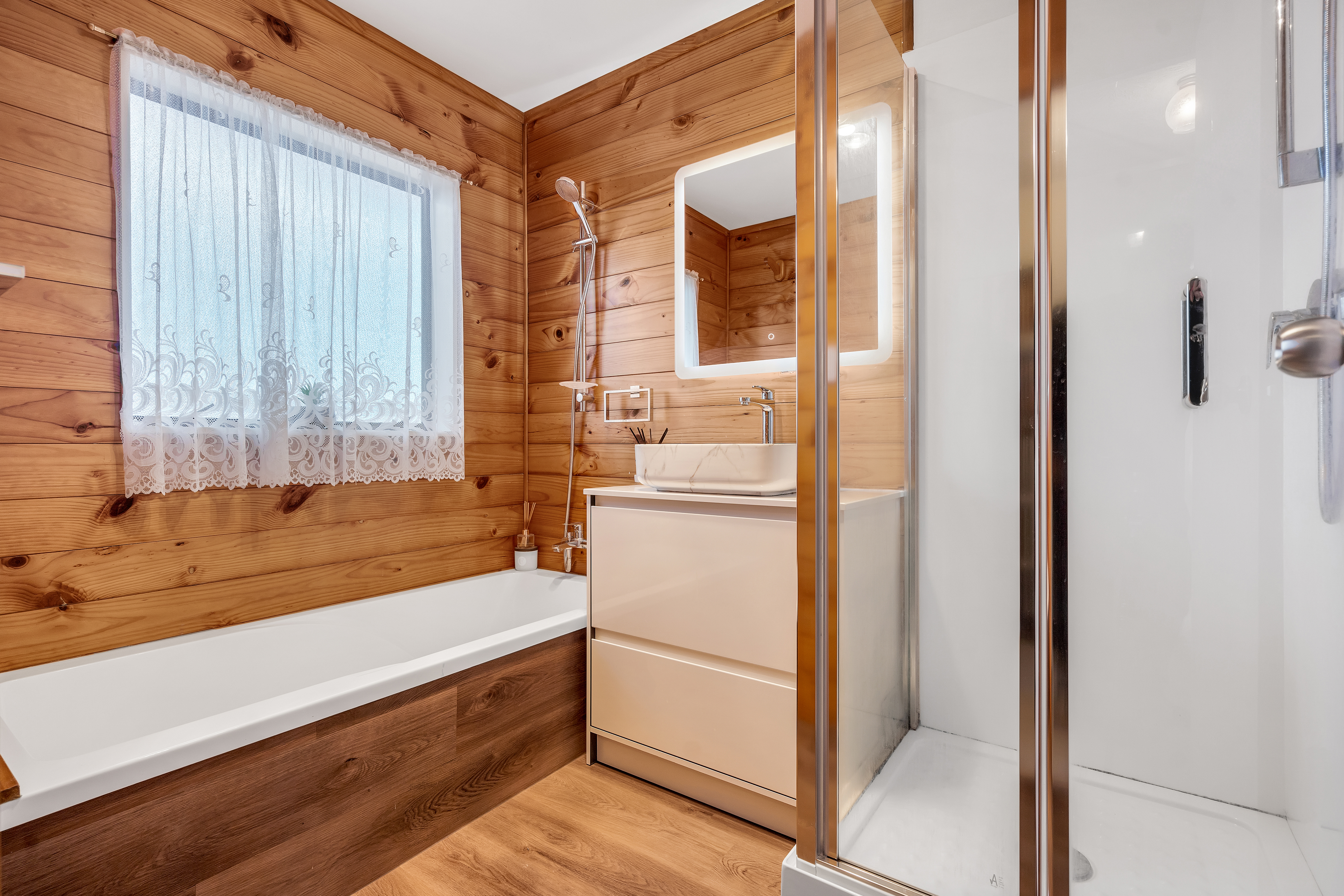 4a Spring Grove, Henderson Heights NZ