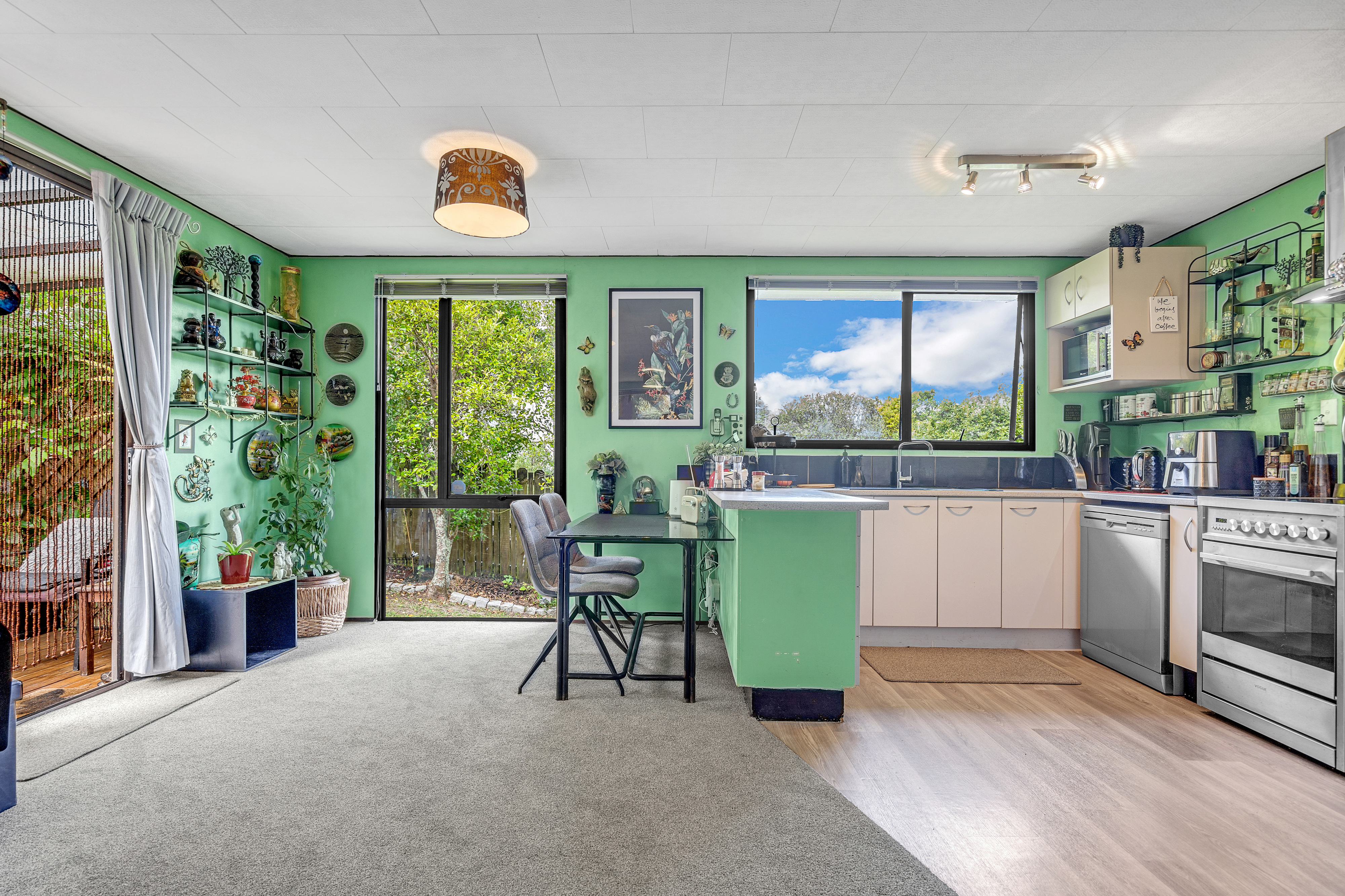 2/23 Rehia Road, Massey NZ