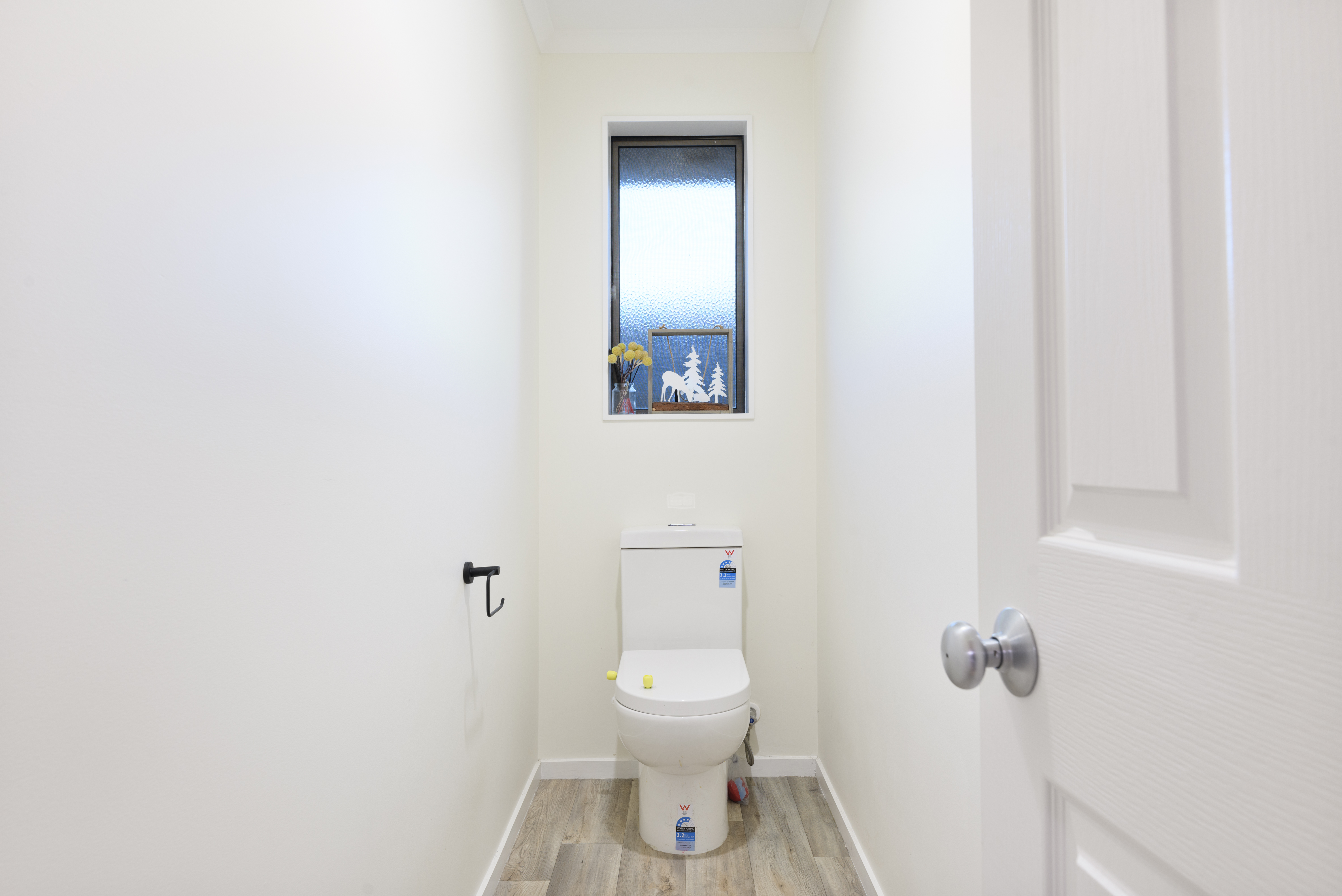 8 Woodbank Drive, Glen Eden NZ