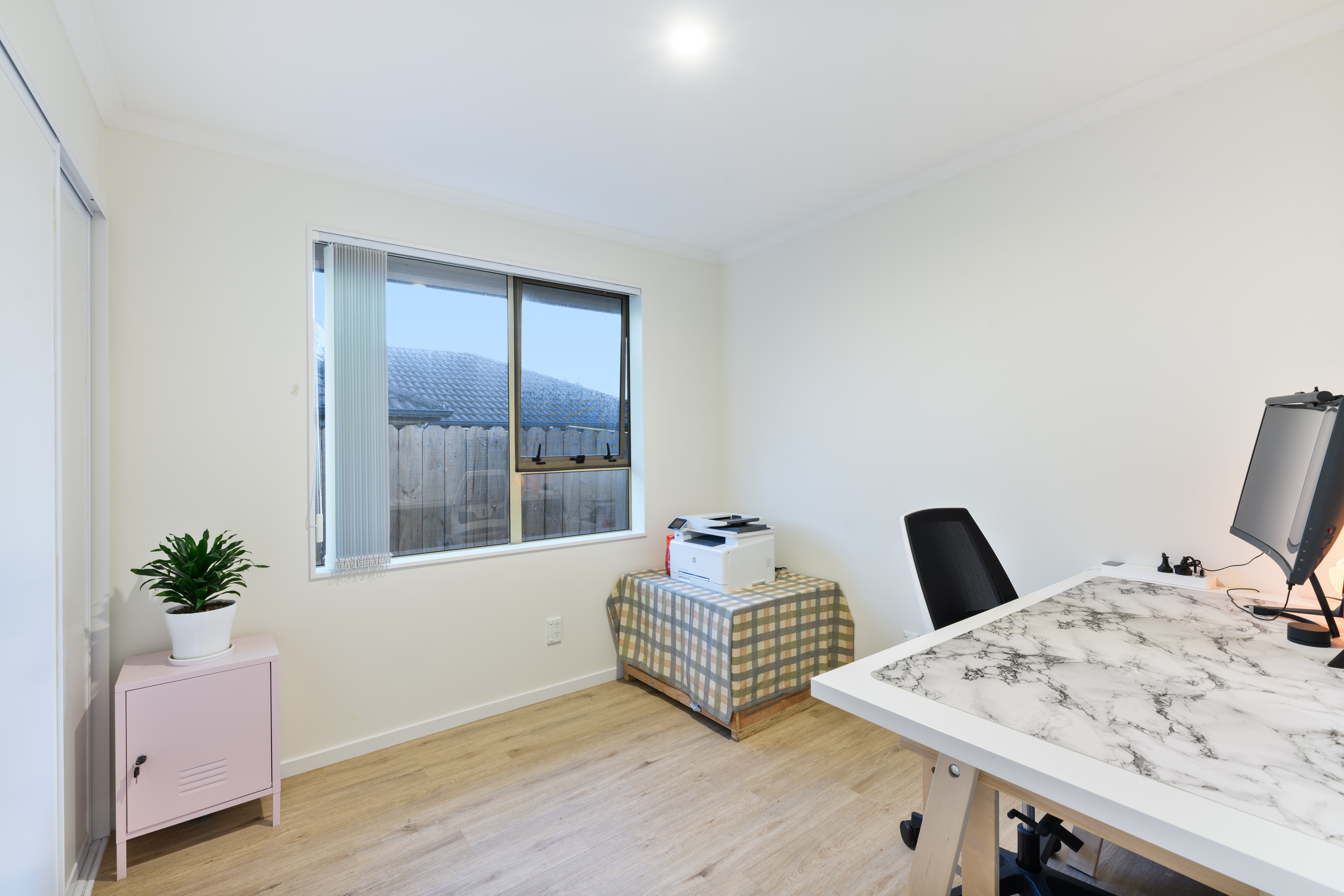 8 Woodbank Drive, Glen Eden NZ