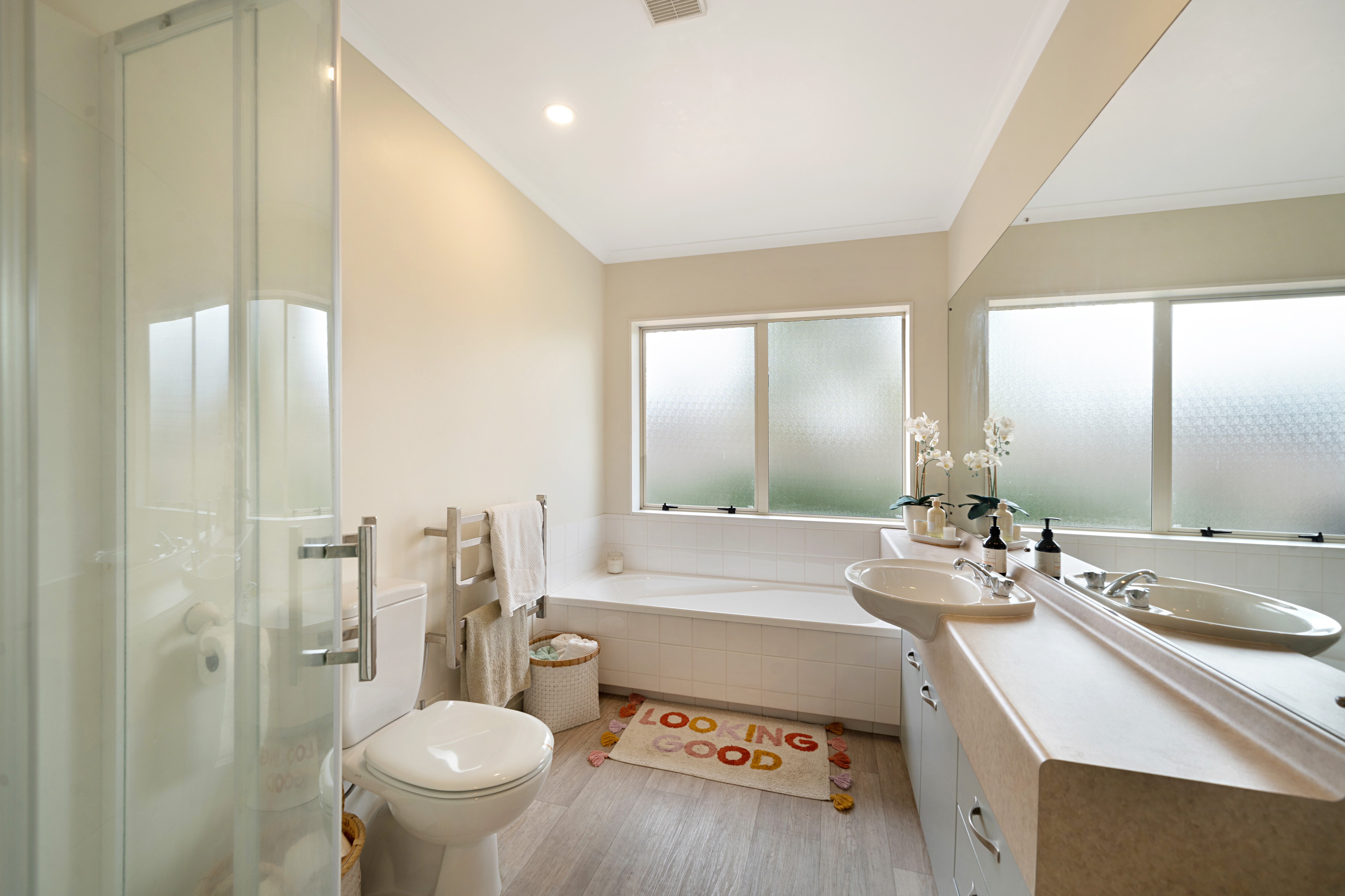 6 Graven Court, Henderson Heights