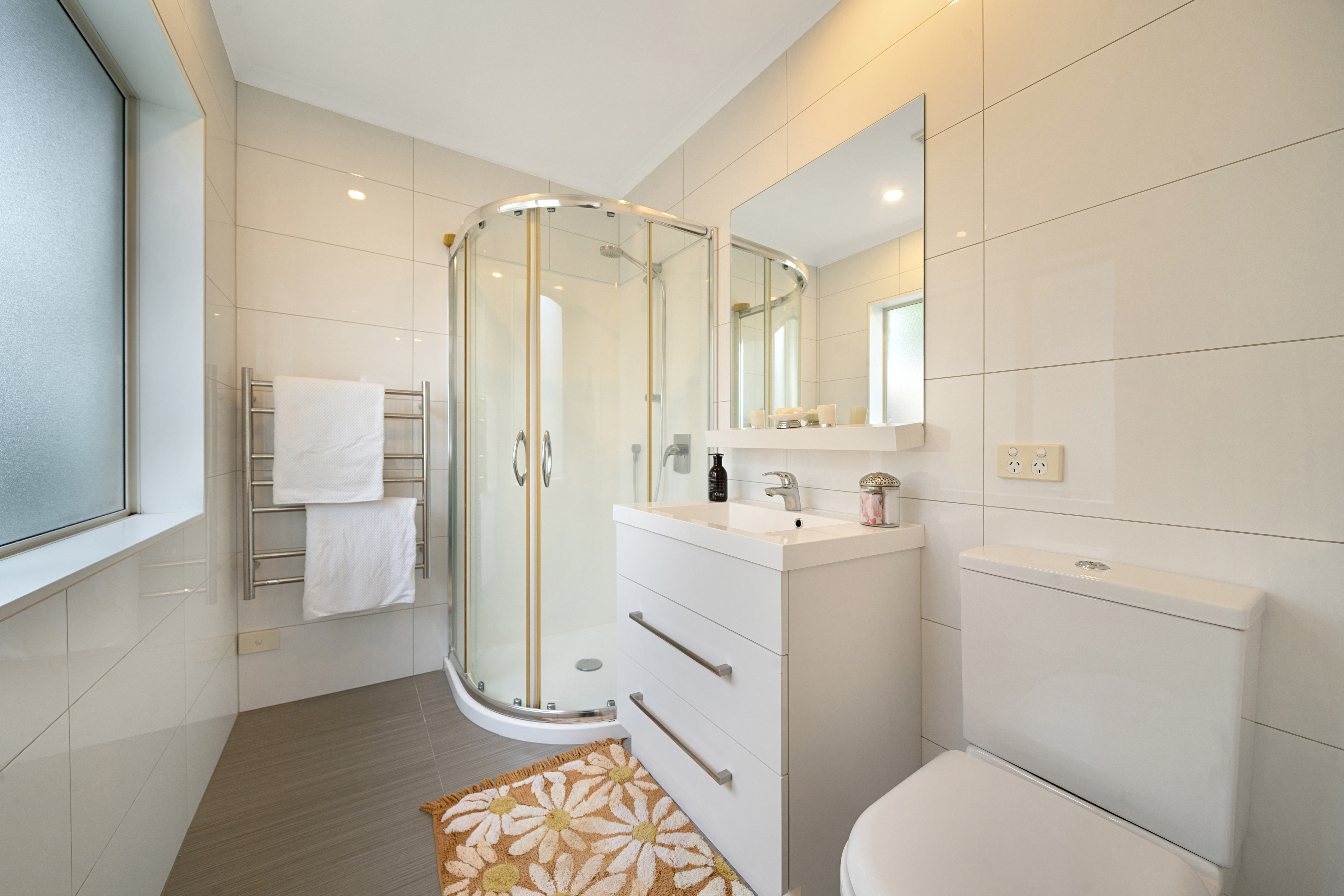 6 Graven Court, Henderson Heights